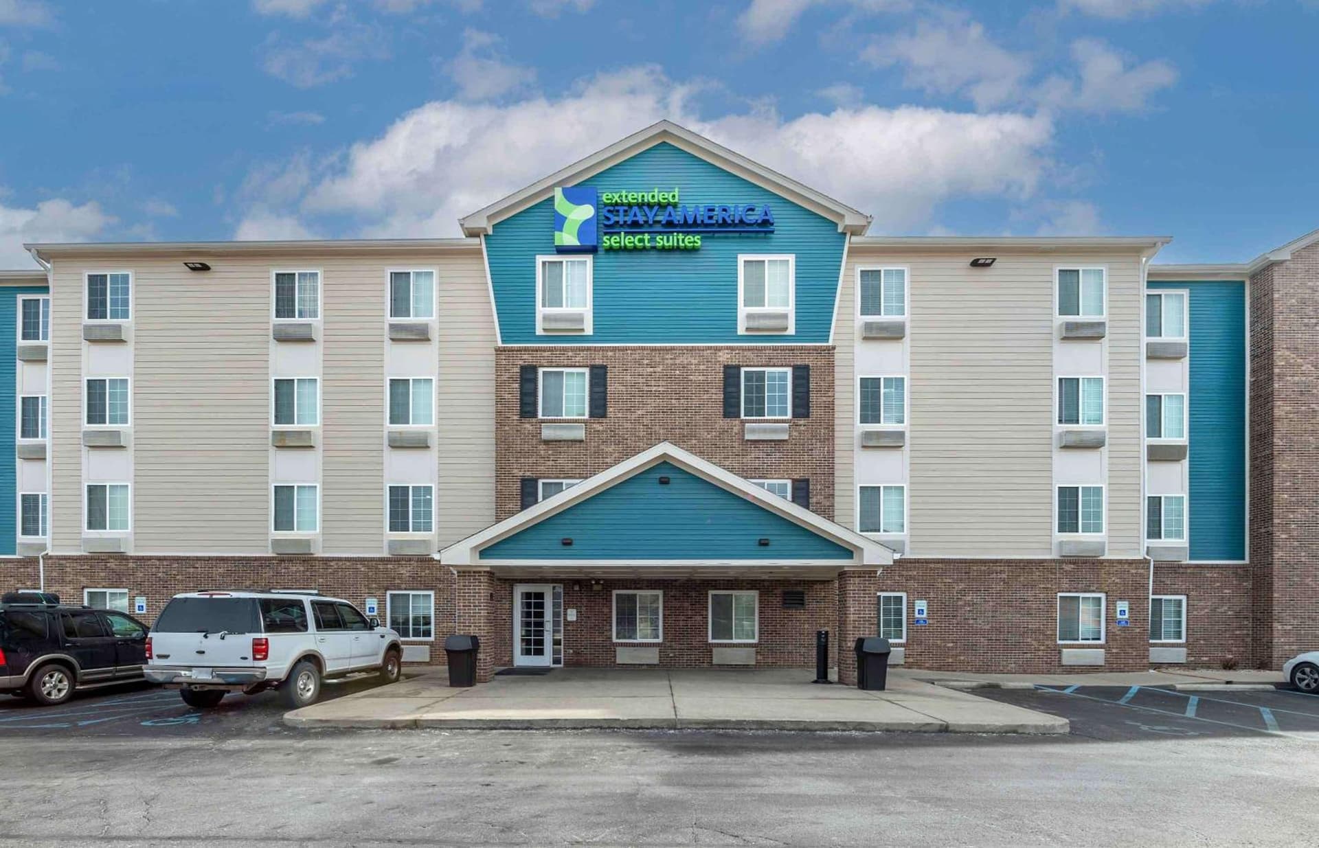 Extended Stay America Select Suites - Indianapolis - West featured exterior or lobby in Avon, IN — similar hotel