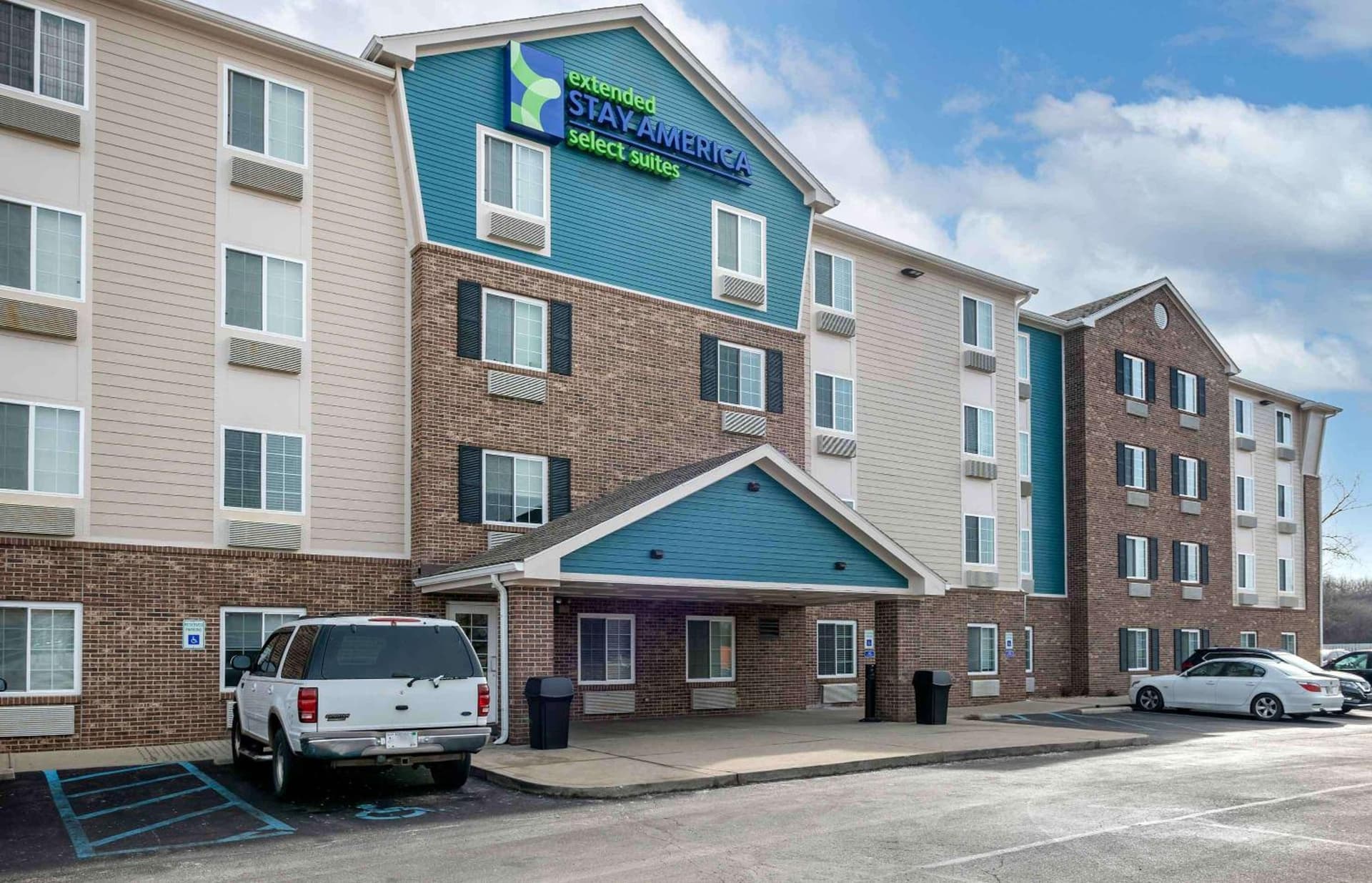 Extended Stay America Select Suites - Indianapolis - West property views in Avon, IN — gallery photo 3