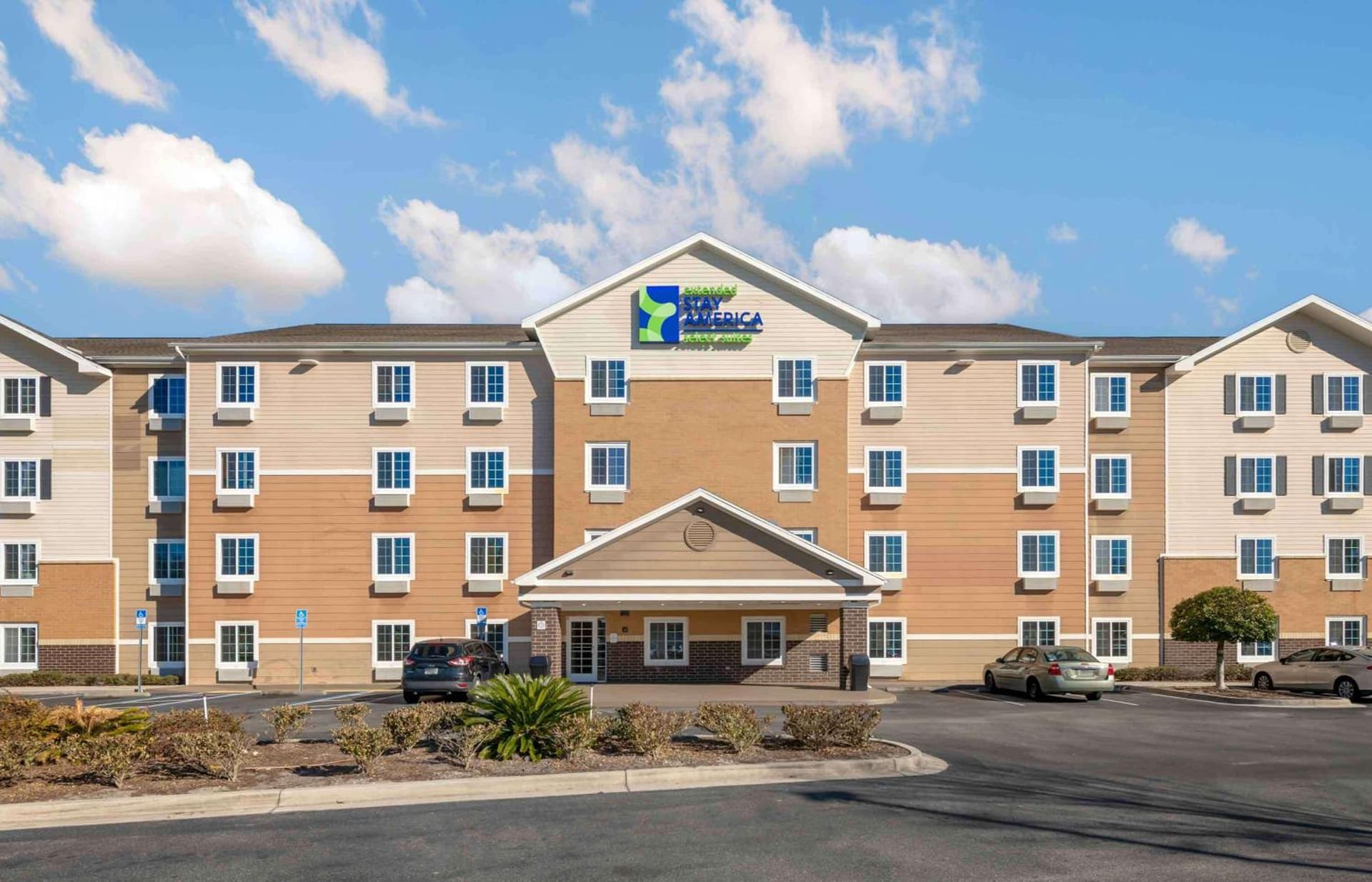 Extended Stay America Select Suites - Jacksonville - North featured exterior or lobby in Jacksonville, FL — similar hotel