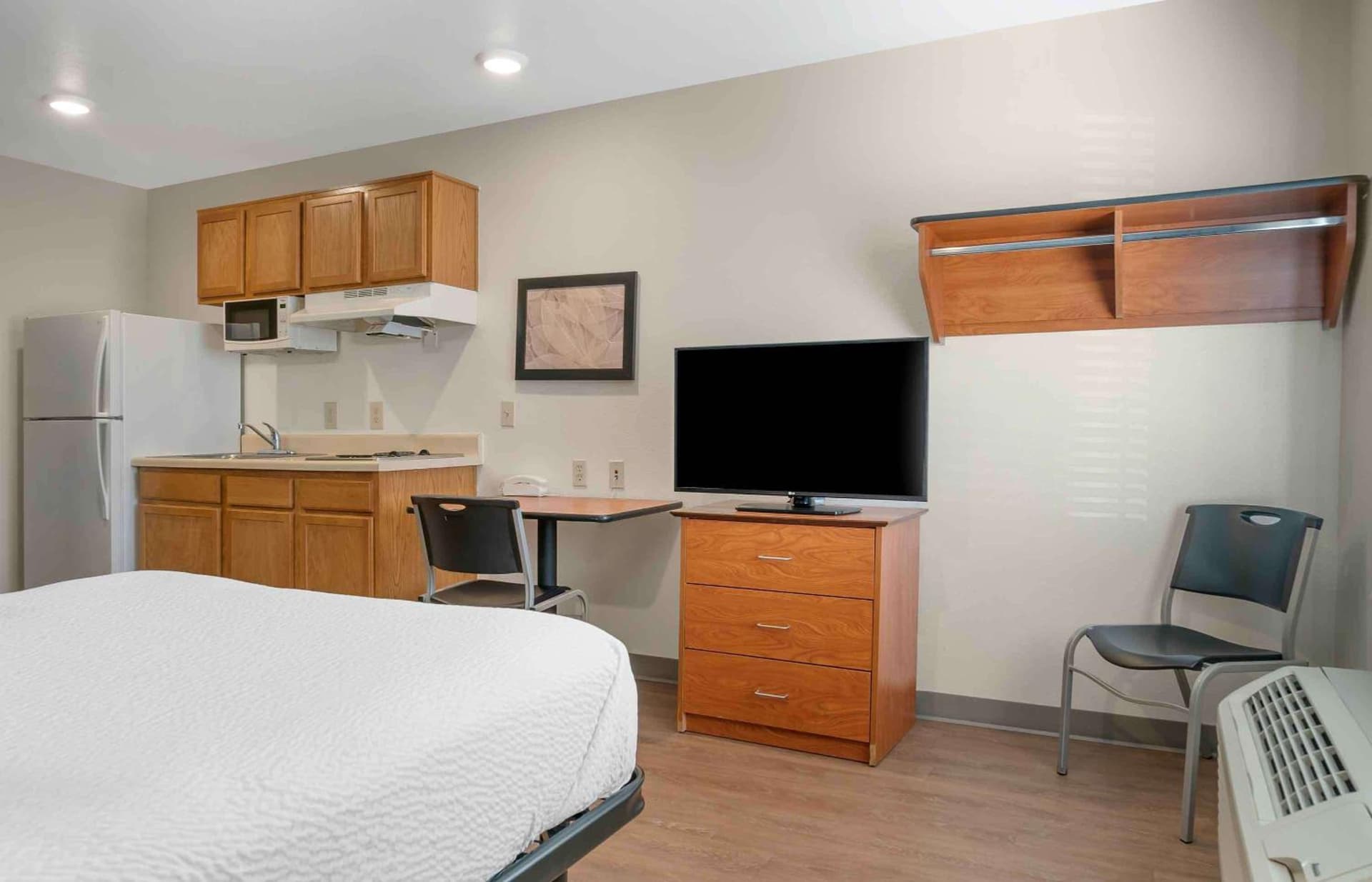 Extended Stay America Select Suites - Kalamazoo - West gallery photo in Kalamazoo, MI — image 15