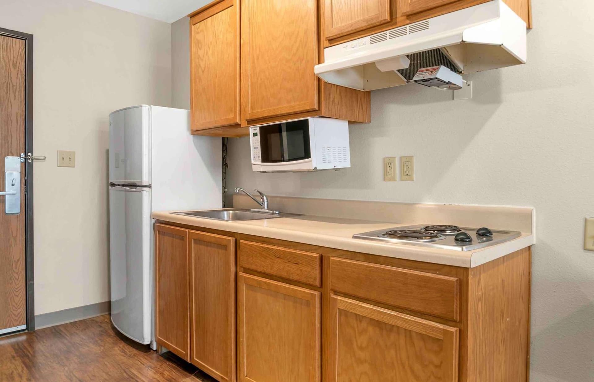 Extended Stay America Select Suites - Kalamazoo - West gallery photo in Kalamazoo, MI — image 6