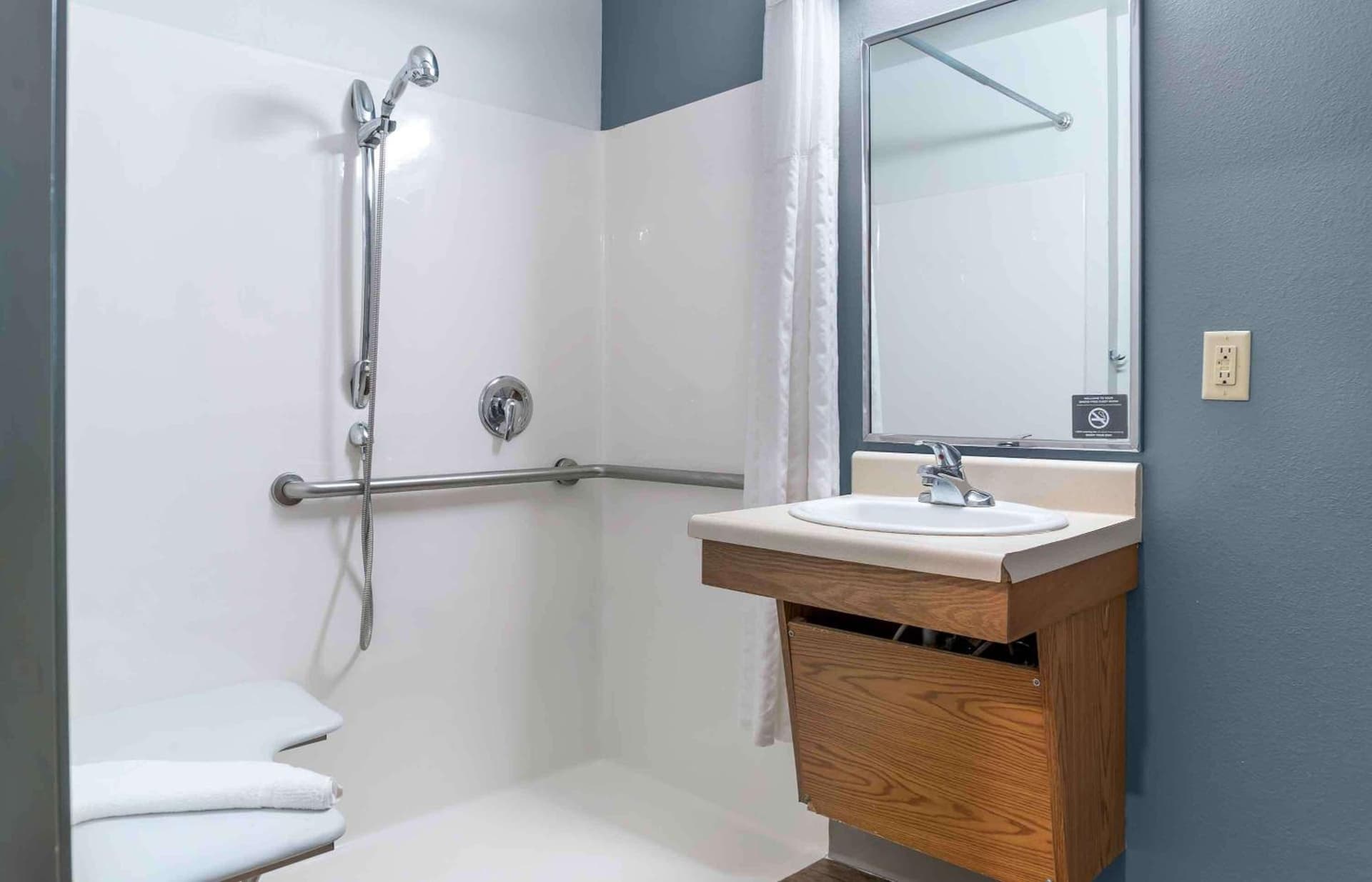 Extended Stay America Select Suites - Kalamazoo - West gallery photo in Kalamazoo, MI — image 9