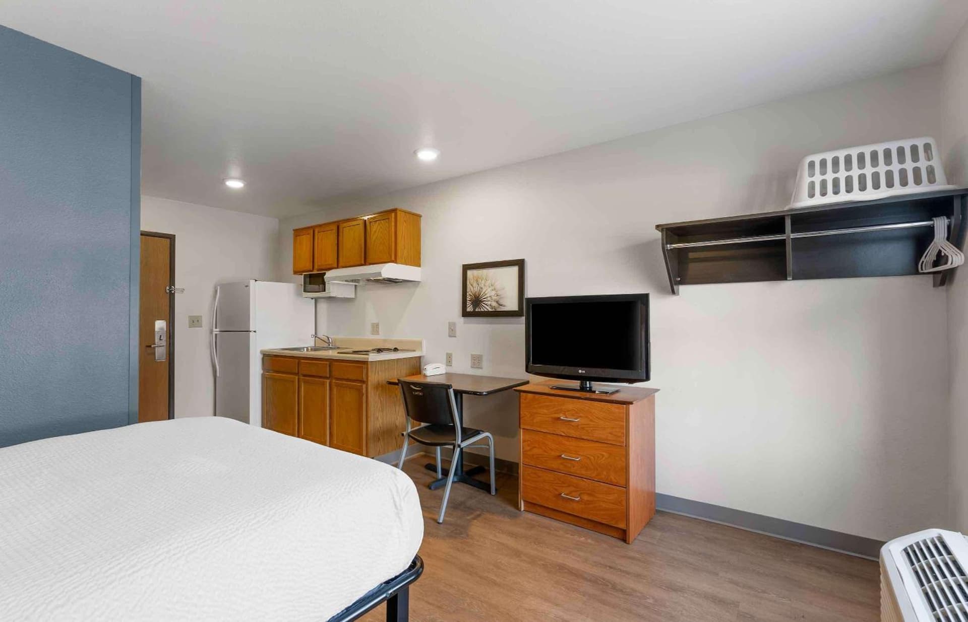 Extended Stay America Select Suites - Lakeland gallery photo in Lakeland, FL — image 5