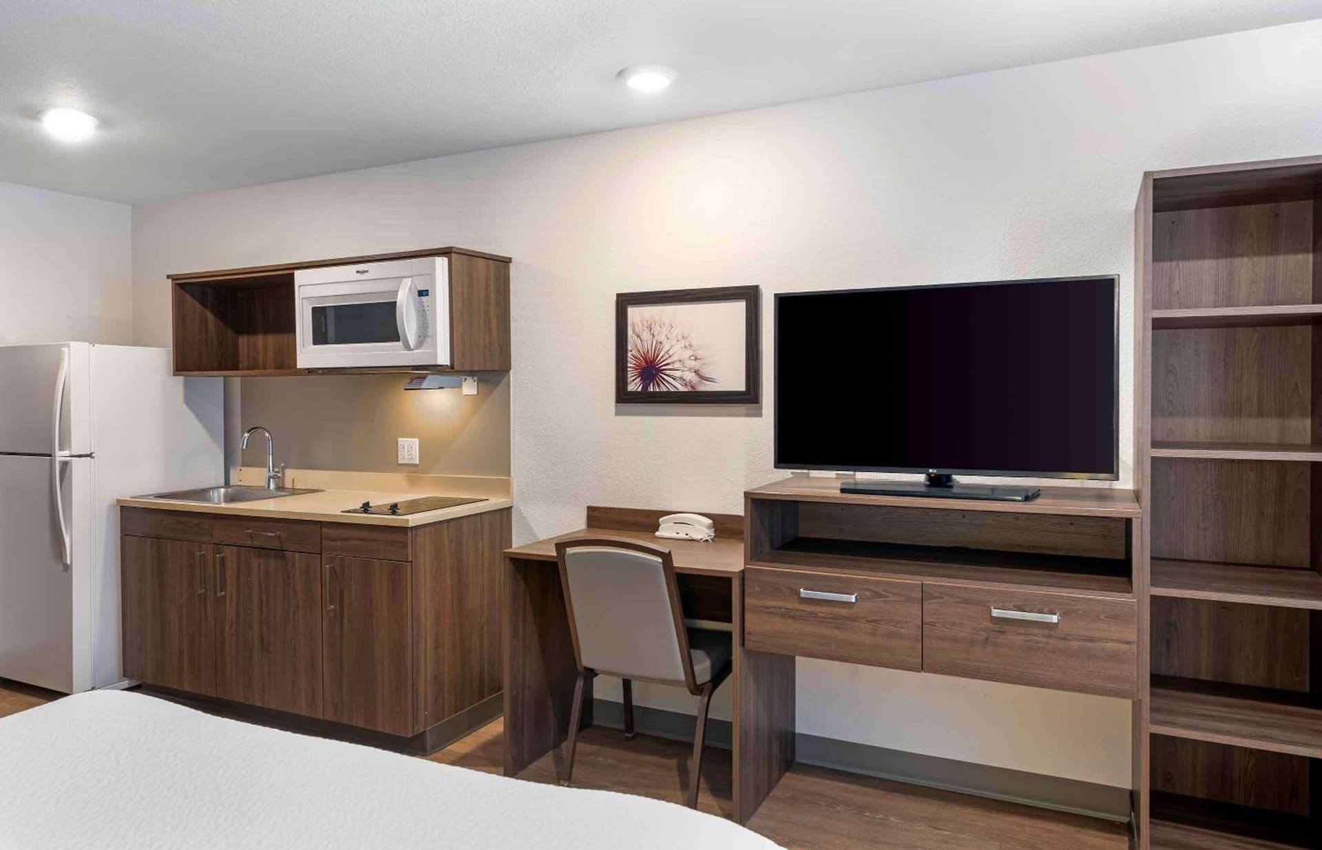 Extended Stay America Suites - Norco interior in Norco, CA — gallery photo 2