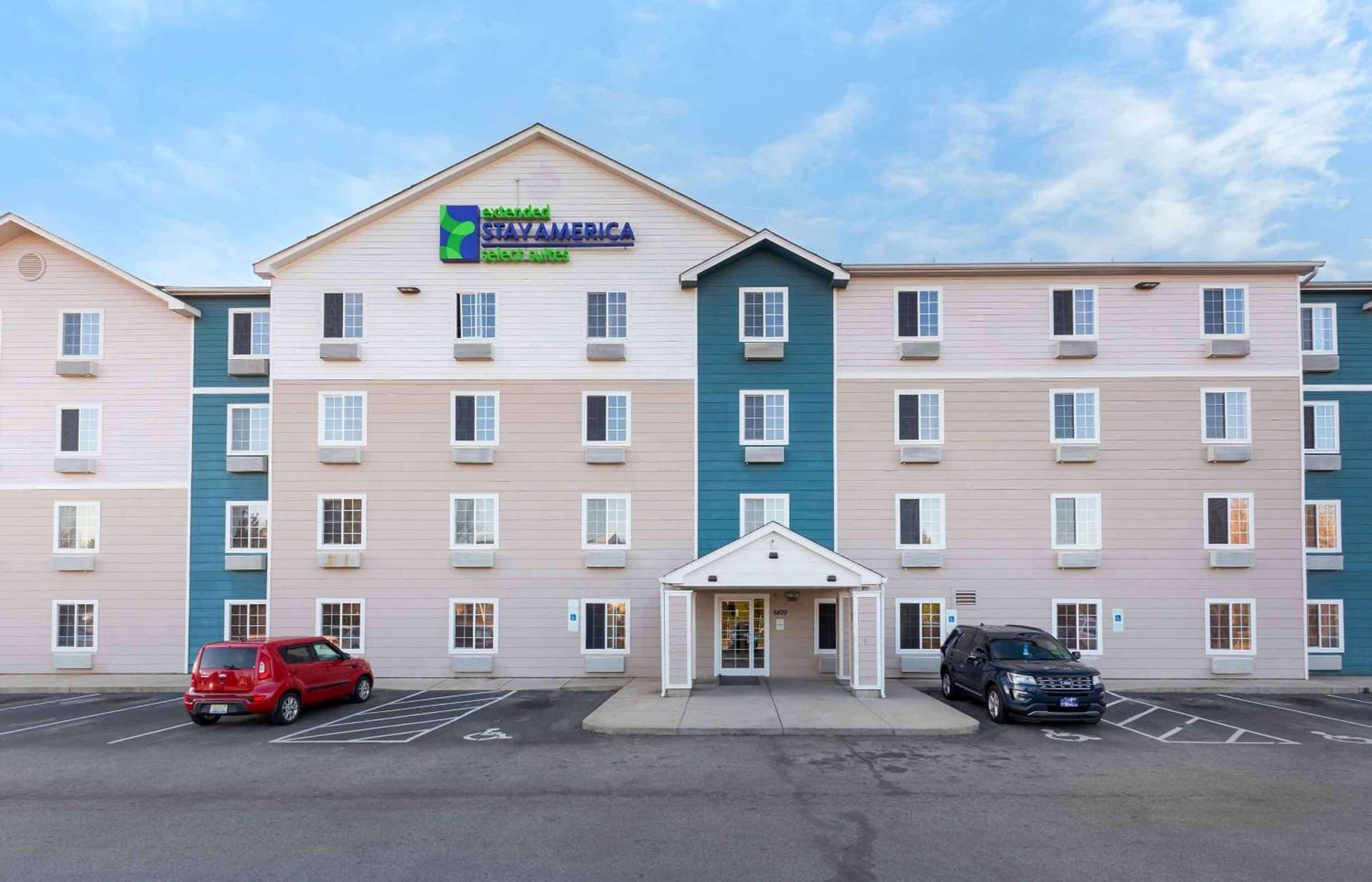 Extended Stay America Select Suites - Fayetteville - Cliffdale featured exterior or lobby in Fayetteville, NC — similar hotel