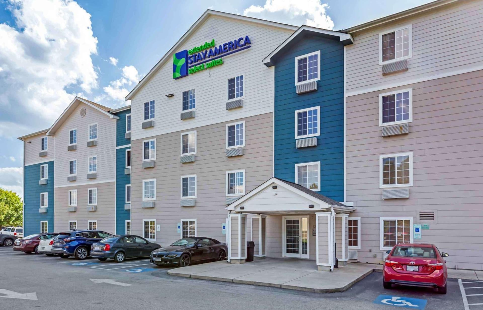 Extended Stay America Select Suites - Fayetteville - West featured exterior or lobby in Fayetteville, NC — similar hotel