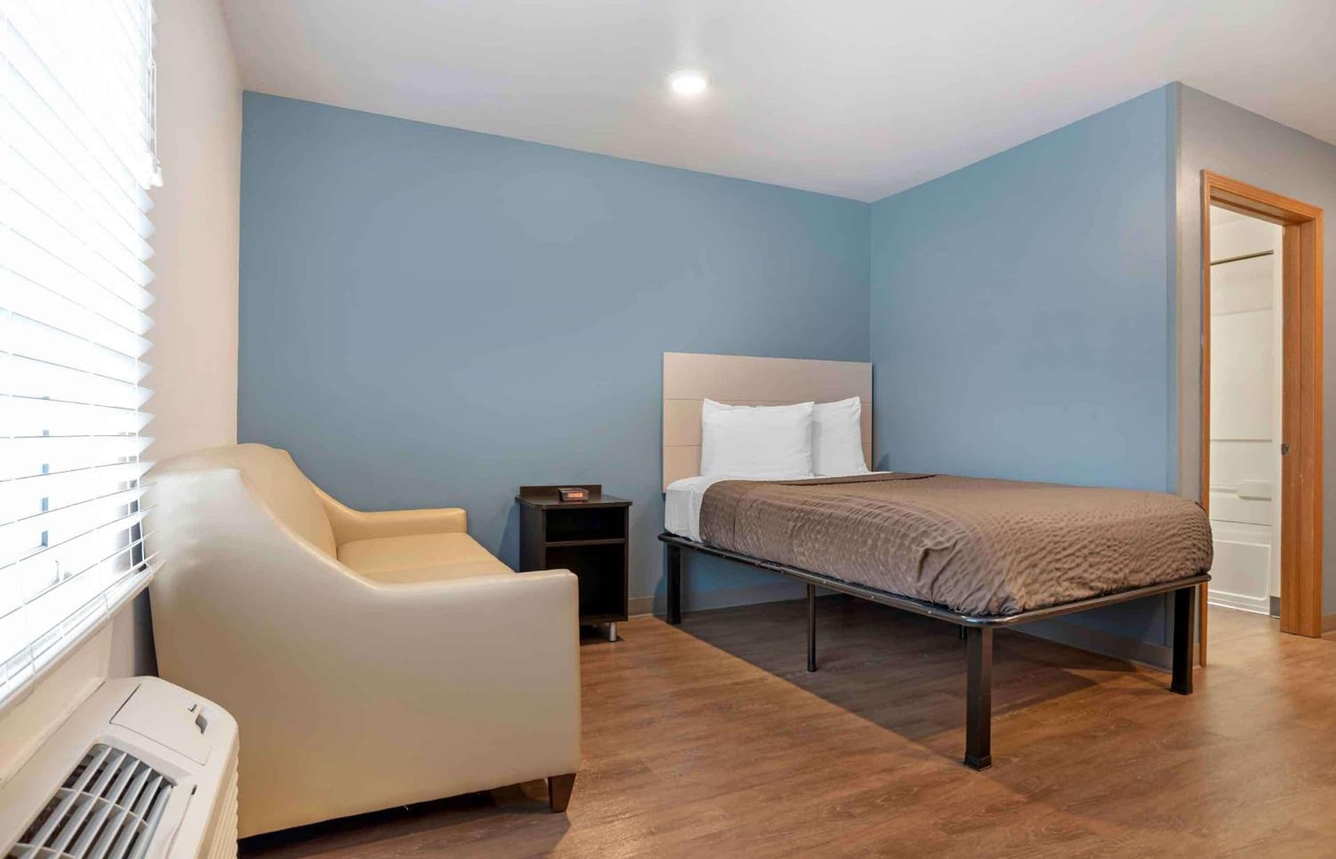 Extended Stay America Select Suites - Pensacola - Northeast gallery photo in Pensacola, FL — image 17