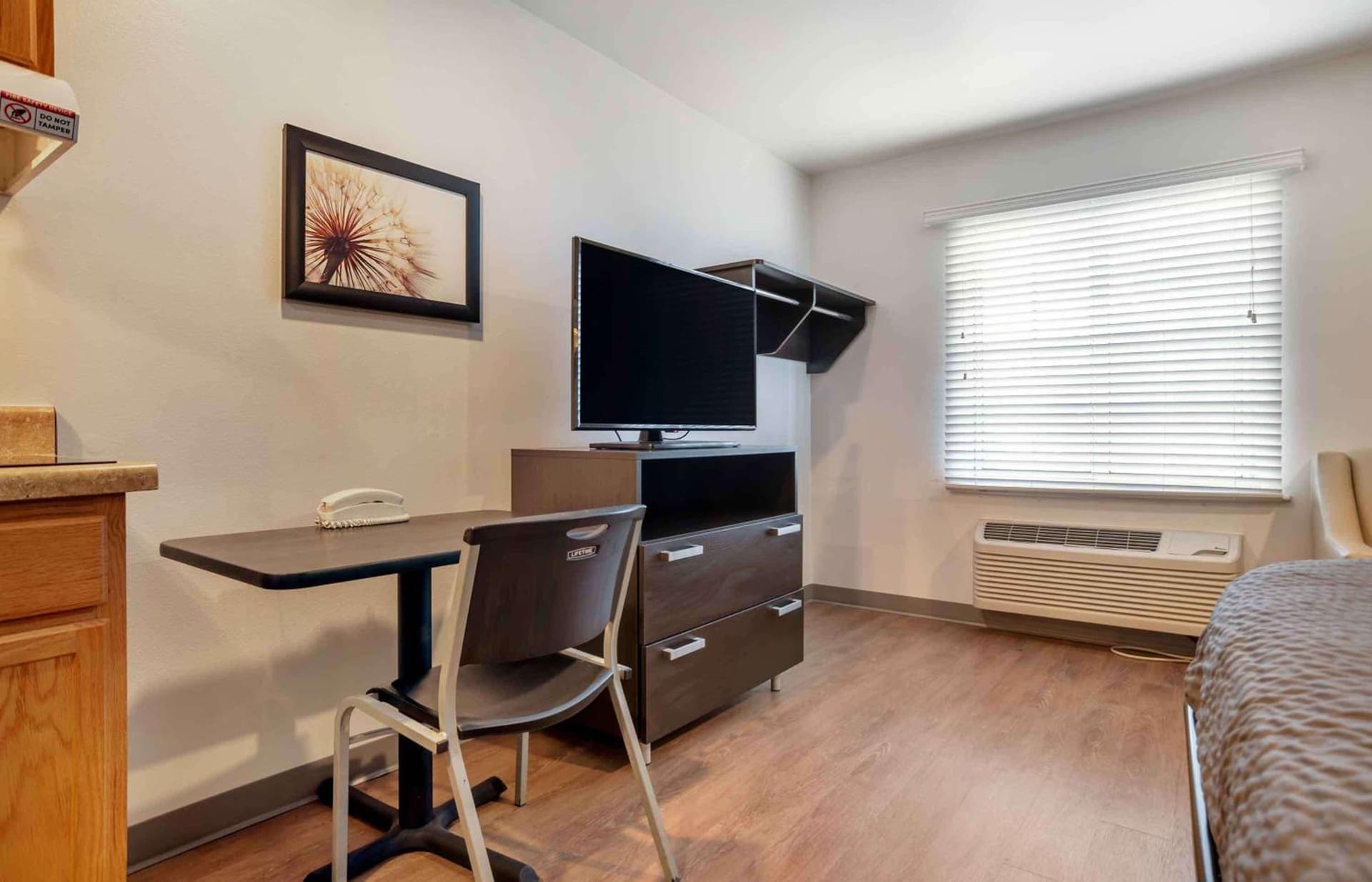Extended Stay America Select Suites - Pensacola - Northeast gallery photo in Pensacola, FL — image 6