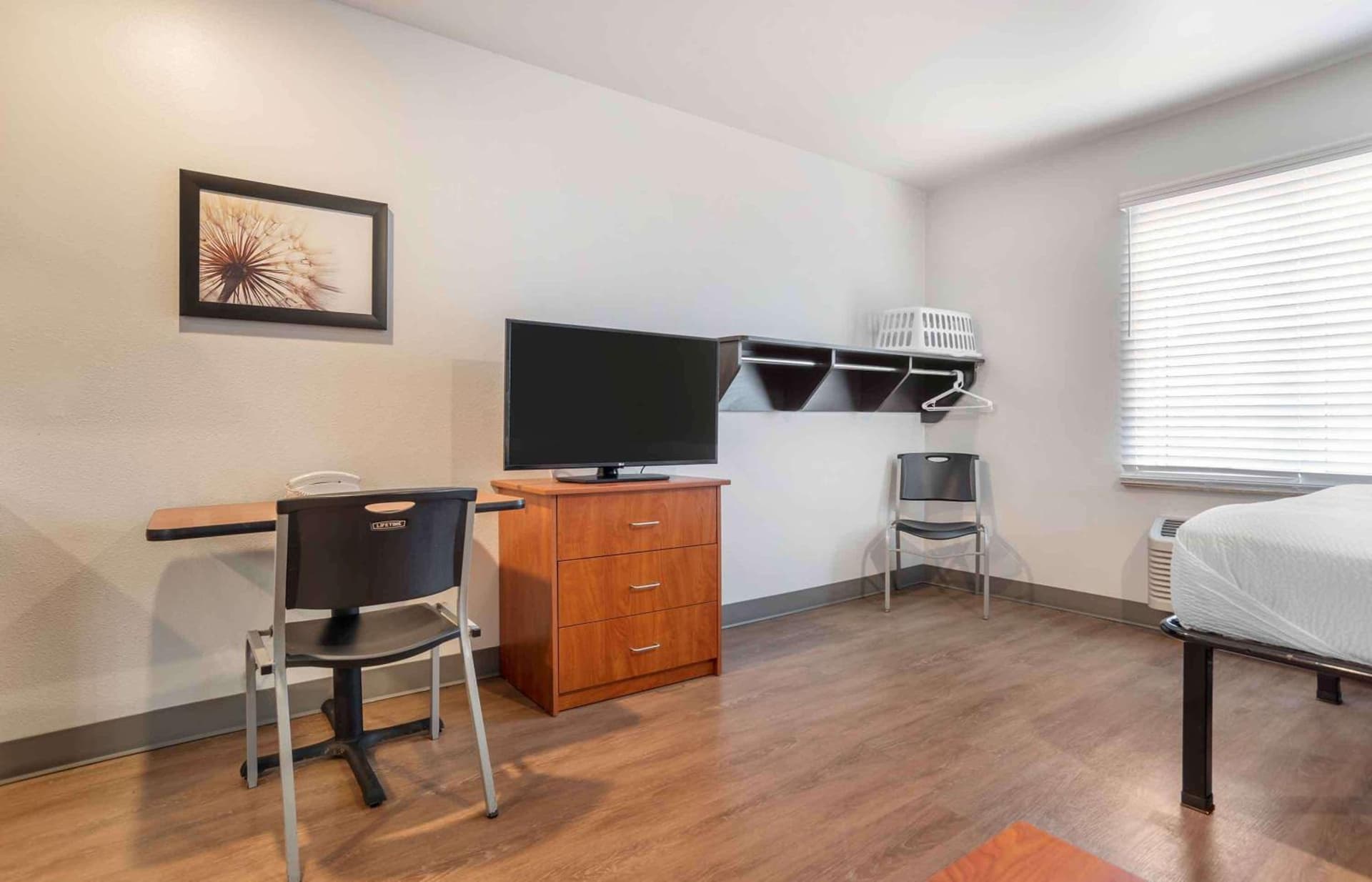 Extended Stay America Select Suites - Pensacola - Northeast gallery photo in Pensacola, FL — image 14