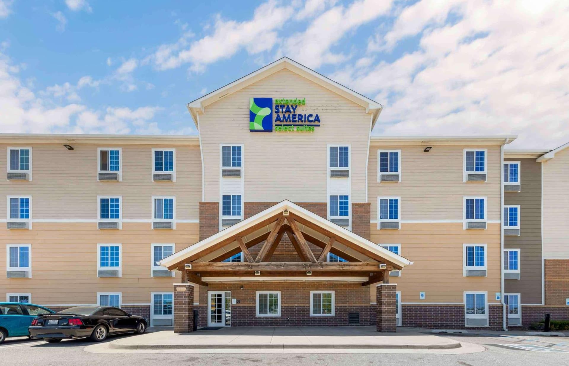 Extended Stay America Select Suites - Oklahoma City - West featured exterior or lobby in Oklahoma City, OK — similar hotel