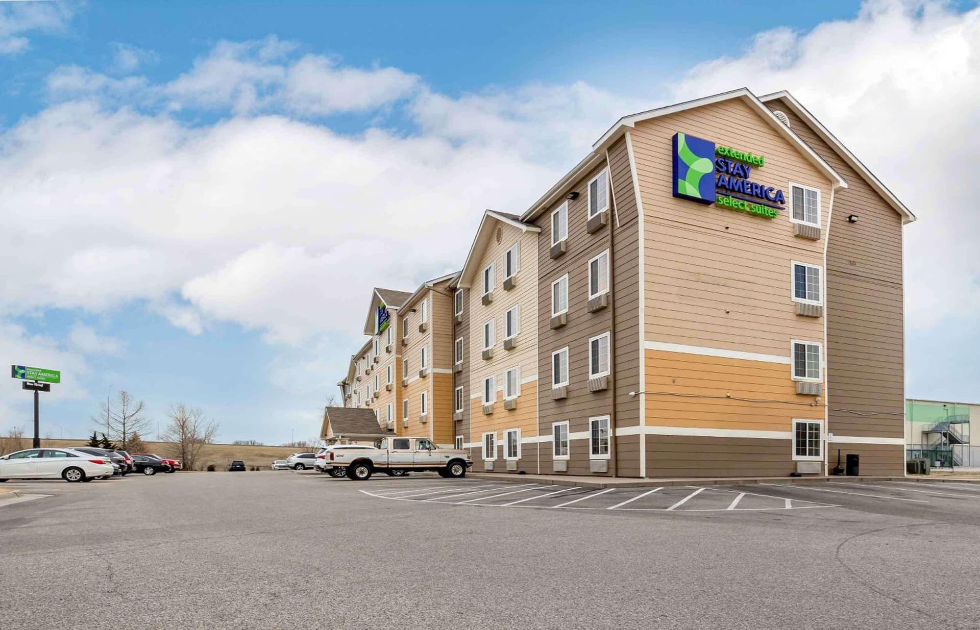 Extended Stay America Select Suites - Wichita - Airport property views in Wichita, KS — gallery photo 3