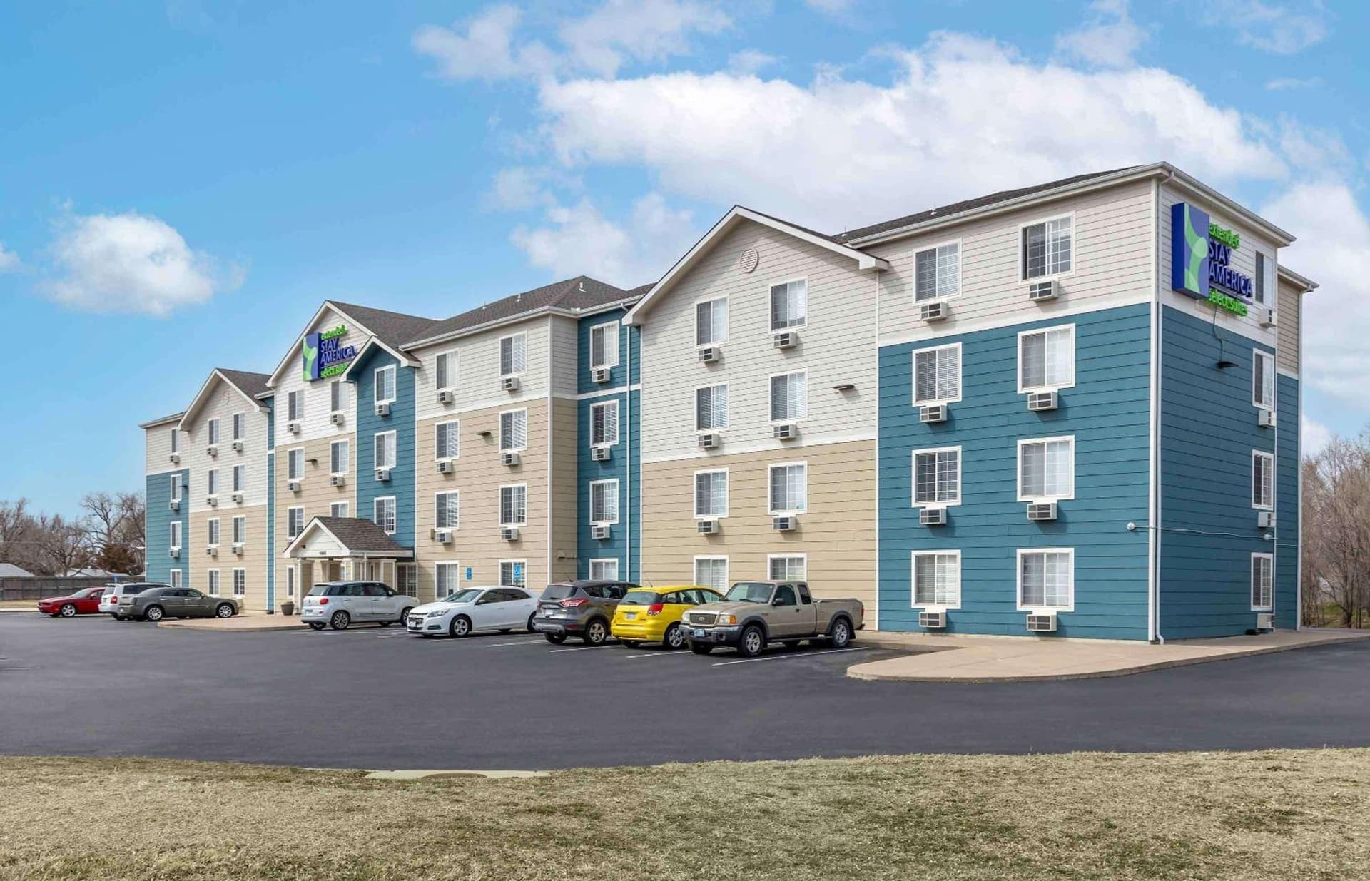 Studio 6 Extended Stay Wichita South KS interior in Wichita, KS — gallery photo 2