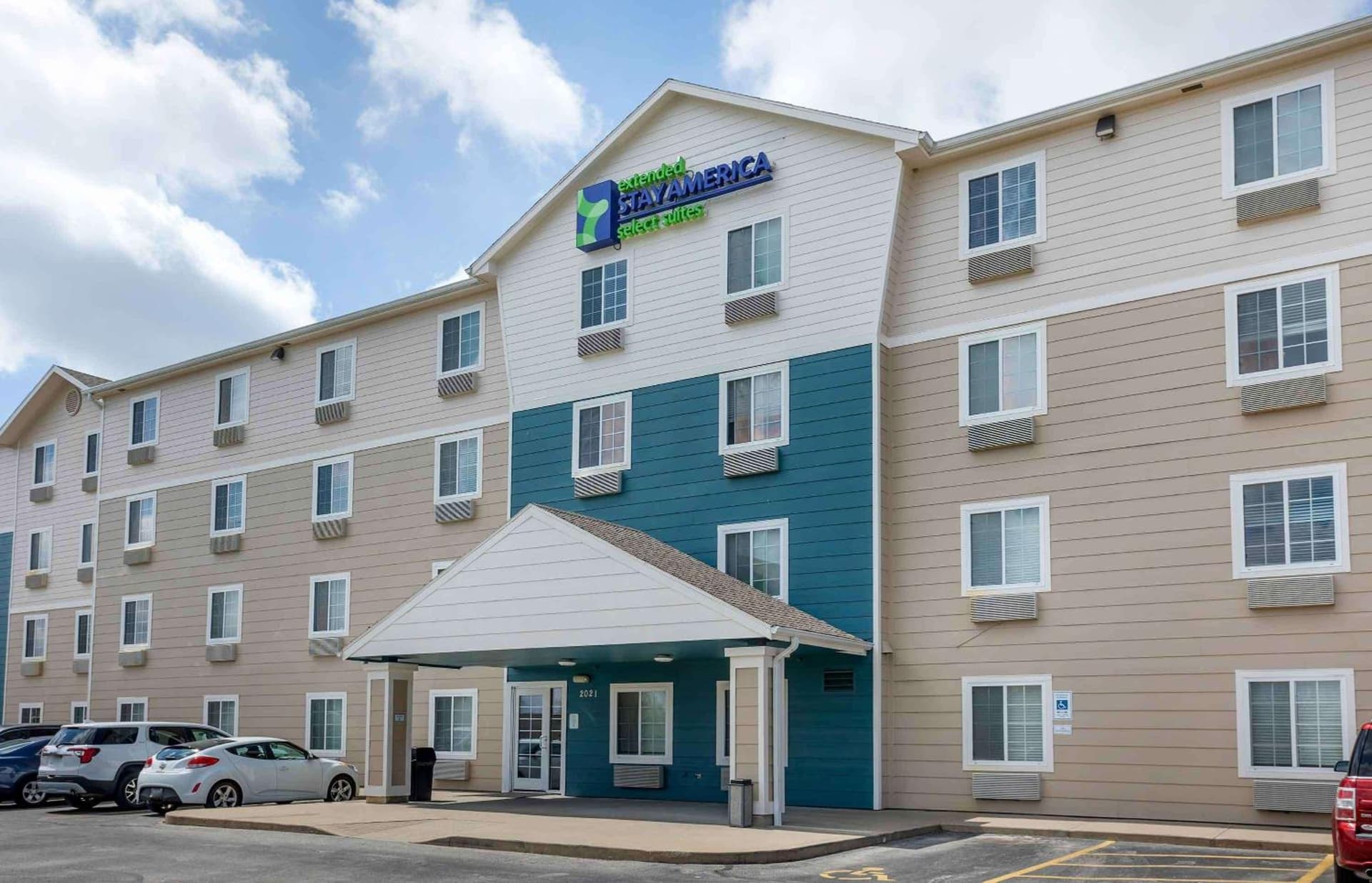 Extended Stay America Select Suites - Springfield - South - Battlefield interior in Springfield, MO — gallery photo 2