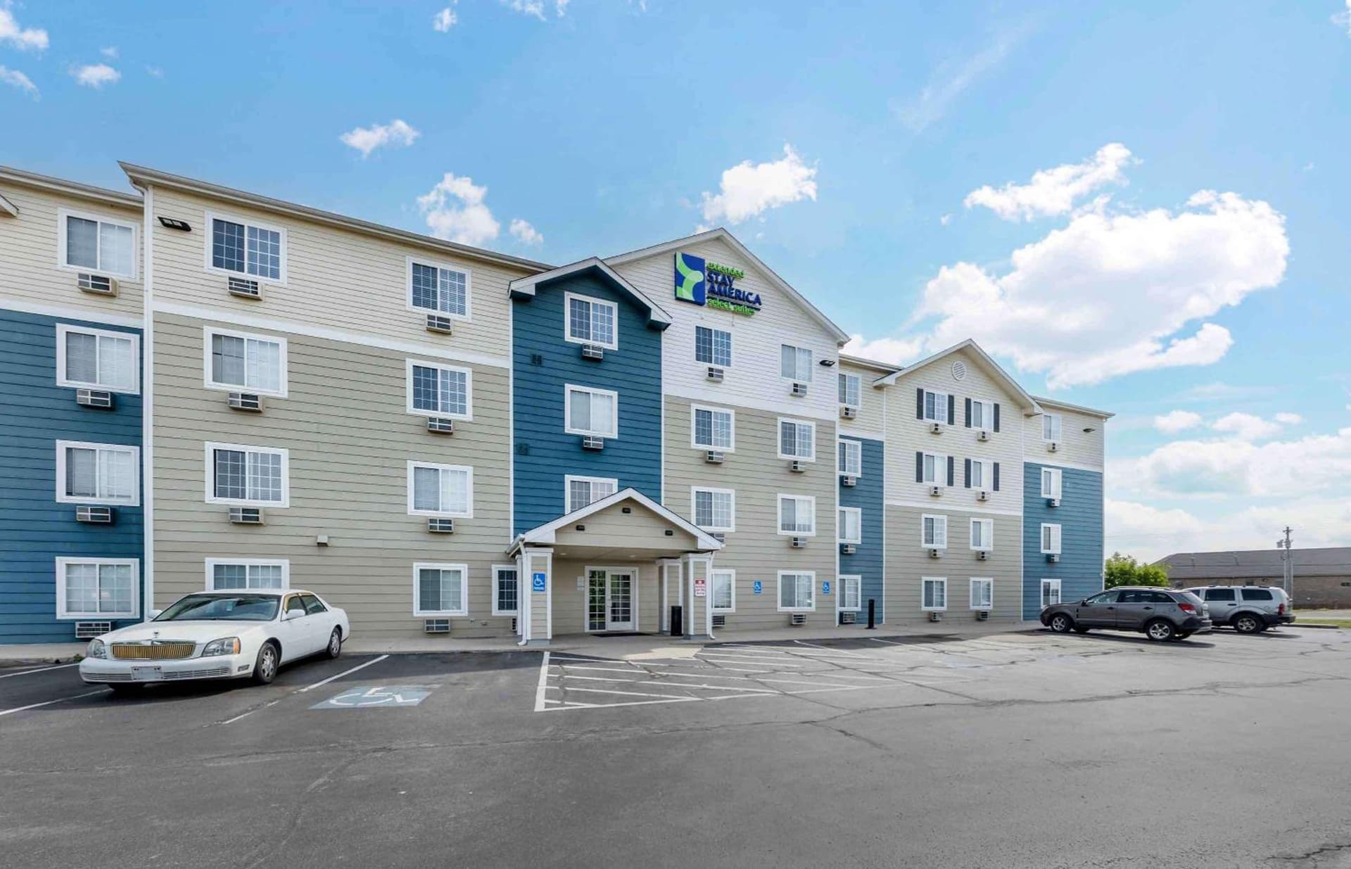 Extended Stay America Select Suites - Oklahoma City - Del City interior in Del City, OK — gallery photo 2