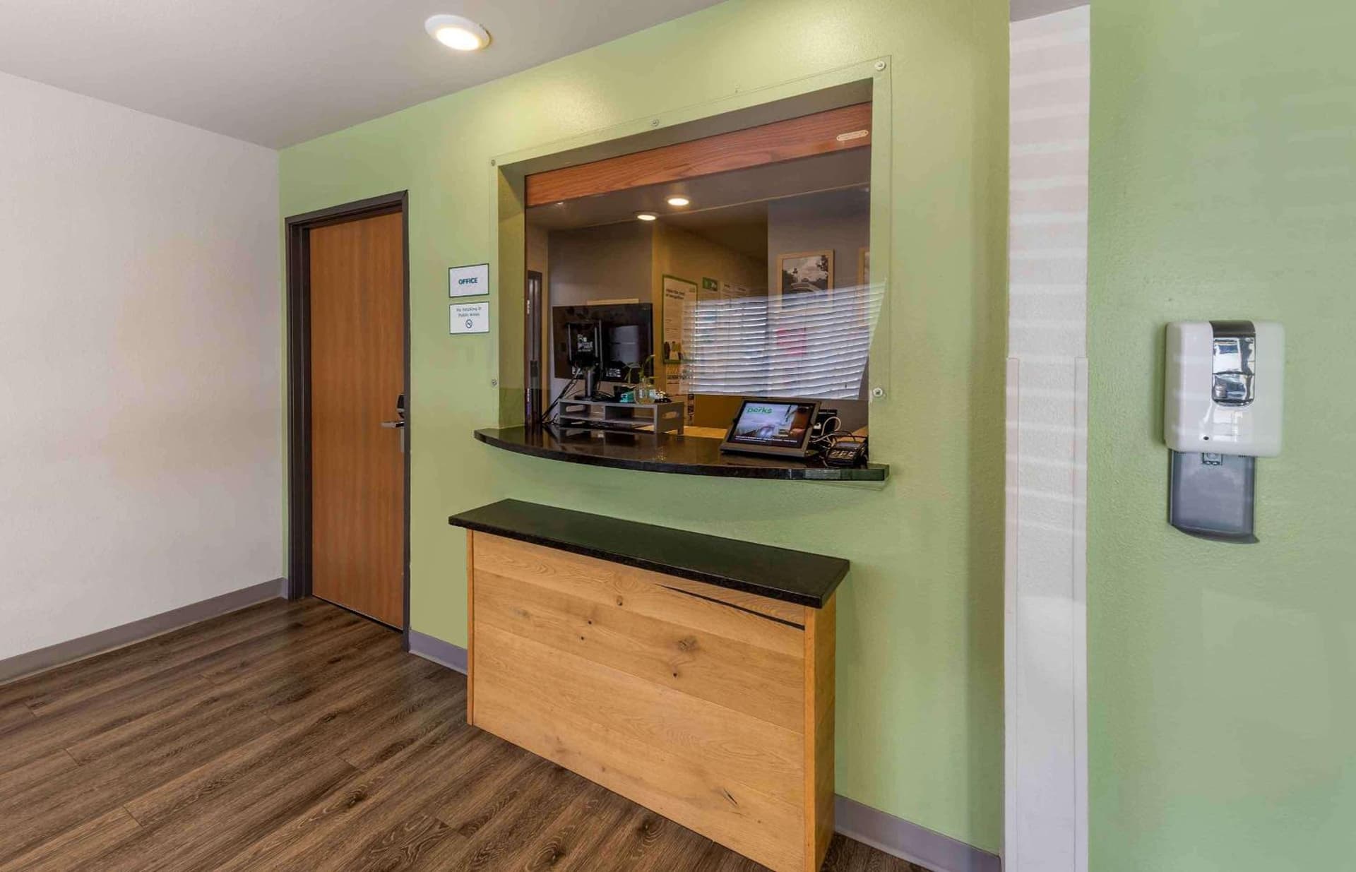 Extended Stay America Select Suites - Oklahoma City - Southeast property views in Moore, OK — gallery photo 3