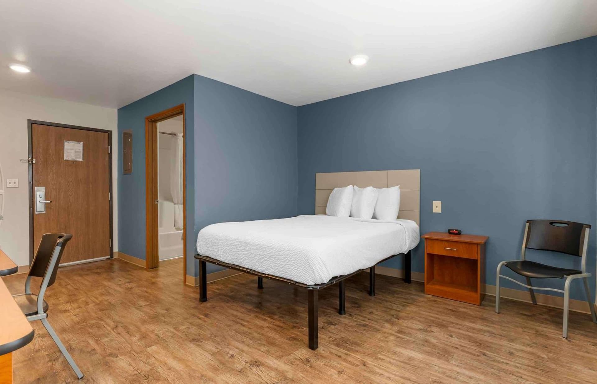 WoodSpring Suites Fayetteville I-49 interior in Fayetteville, AR — gallery photo 2