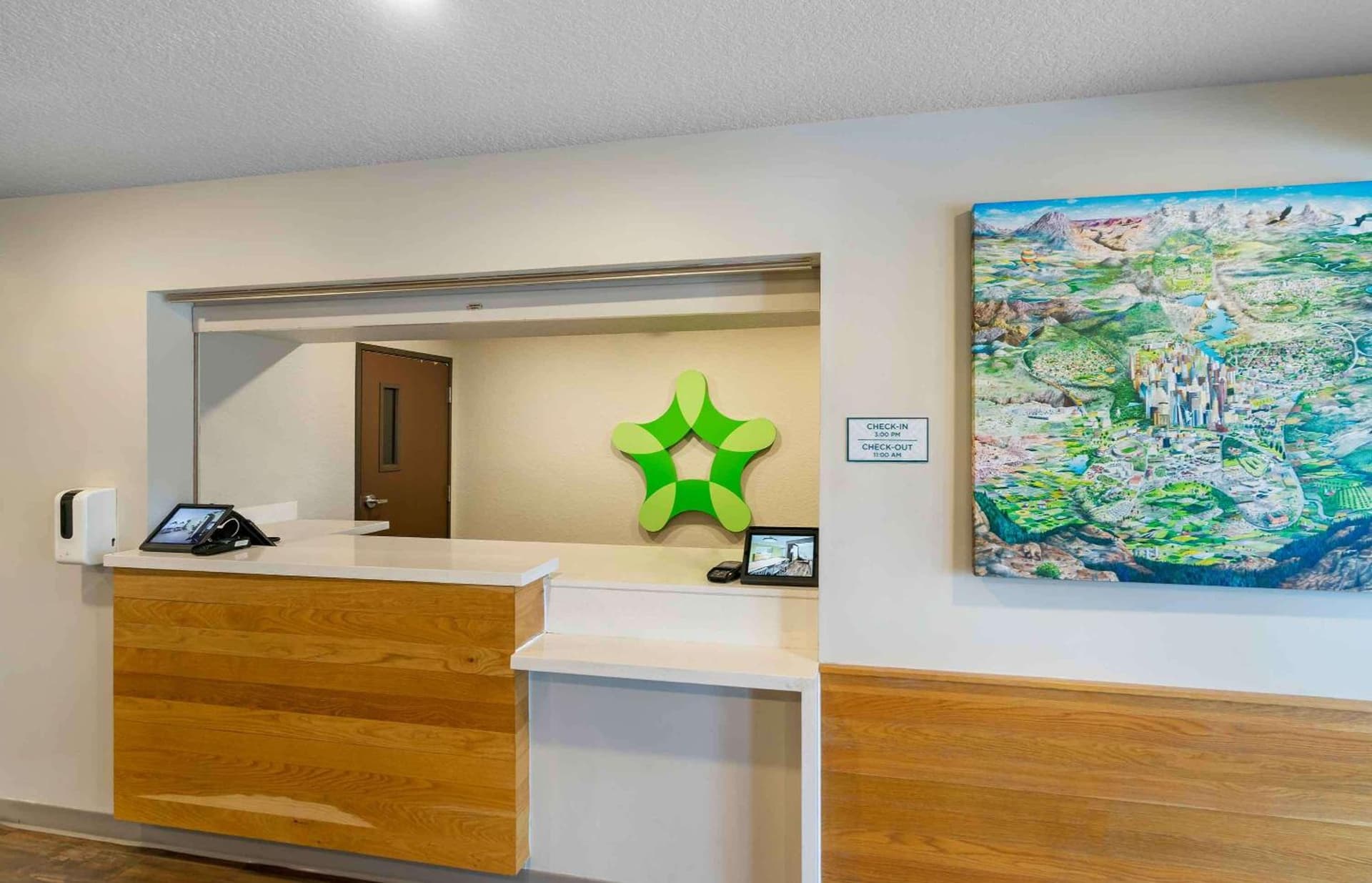 Extended Stay America Select Suites - Tampa - Northeast property views in Tampa, FL — gallery photo 3