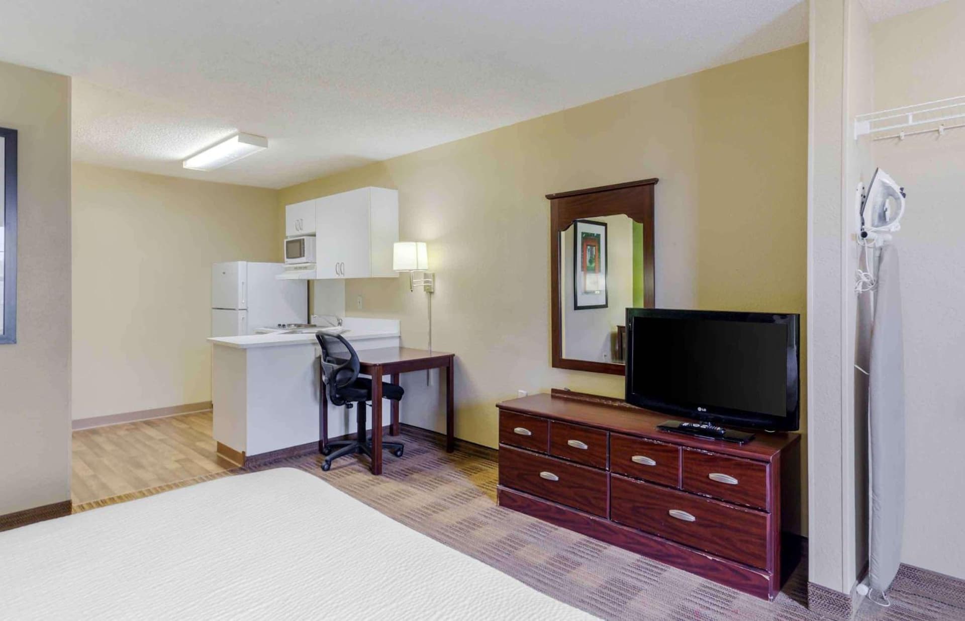 Extended Stay America Select Suites - Fayetteville - Owen Dr property views in Fayetteville, NC — gallery photo 3