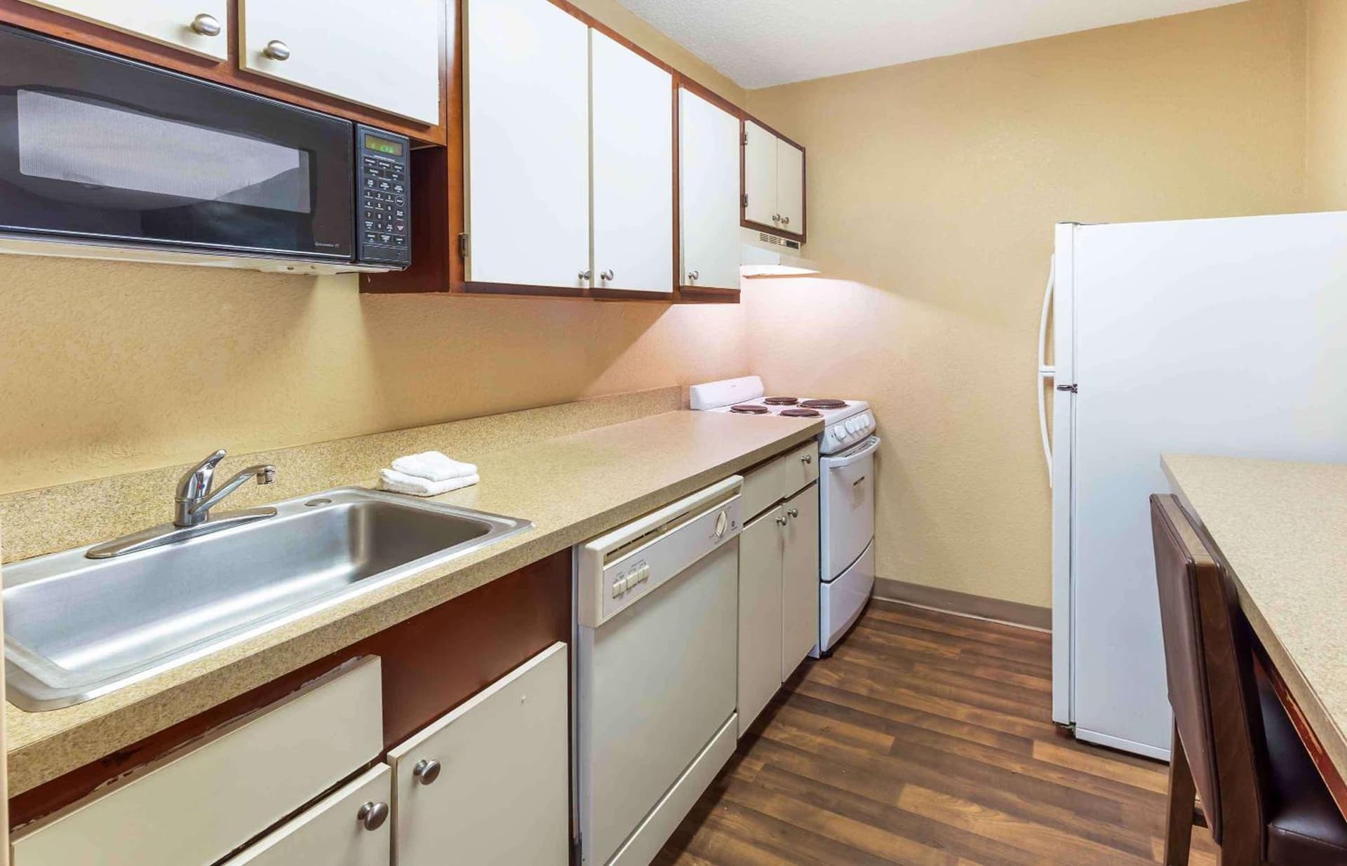 Extended Stay America Select Suites - Raleigh - Cary - Regency Parkway South gallery photo in Cary, NC — image 22