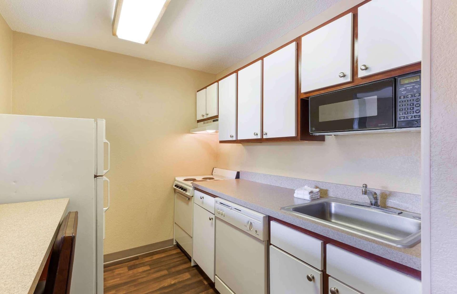 Extended Stay America Select Suites - Raleigh - Cary - Regency Parkway South gallery photo in Cary, NC — image 10