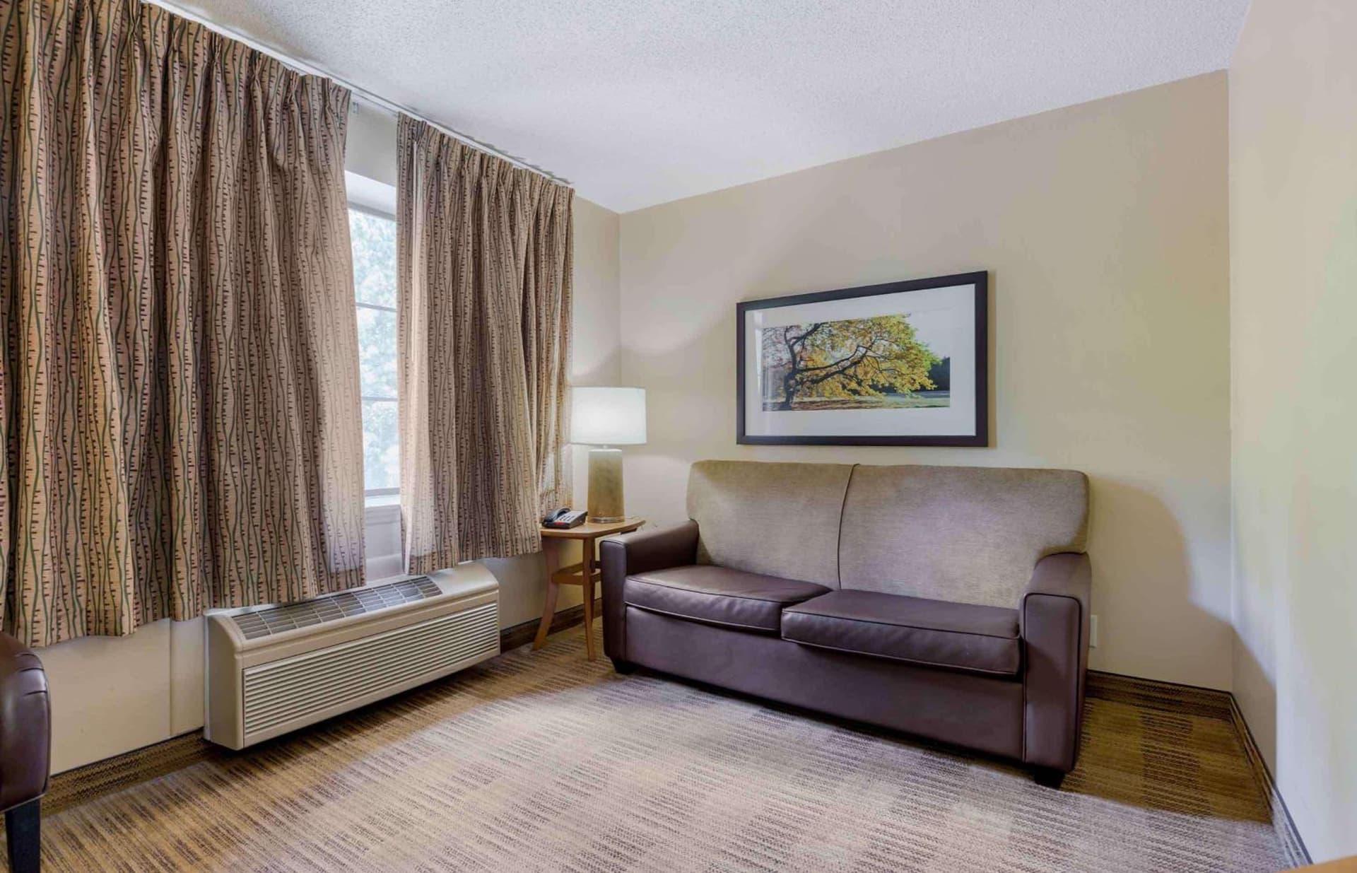 Extended Stay America Select Suites - Raleigh - RTP - 4610 Miami Blvd interior in Durham, NC — gallery photo 2