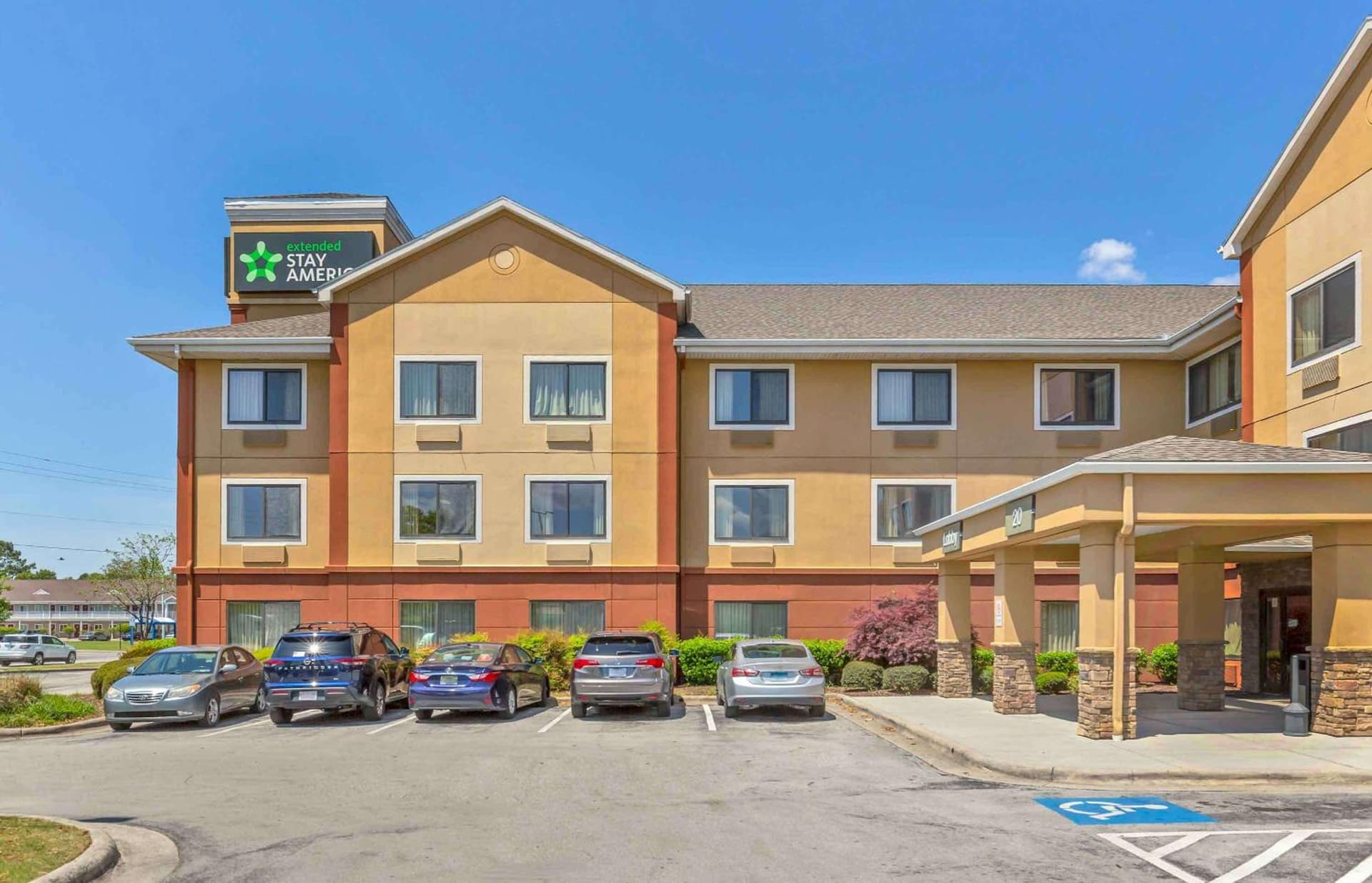 Extended Stay America Suites - Jacksonville - Camp Lejeune interior in Jacksonville, NC — gallery photo 2