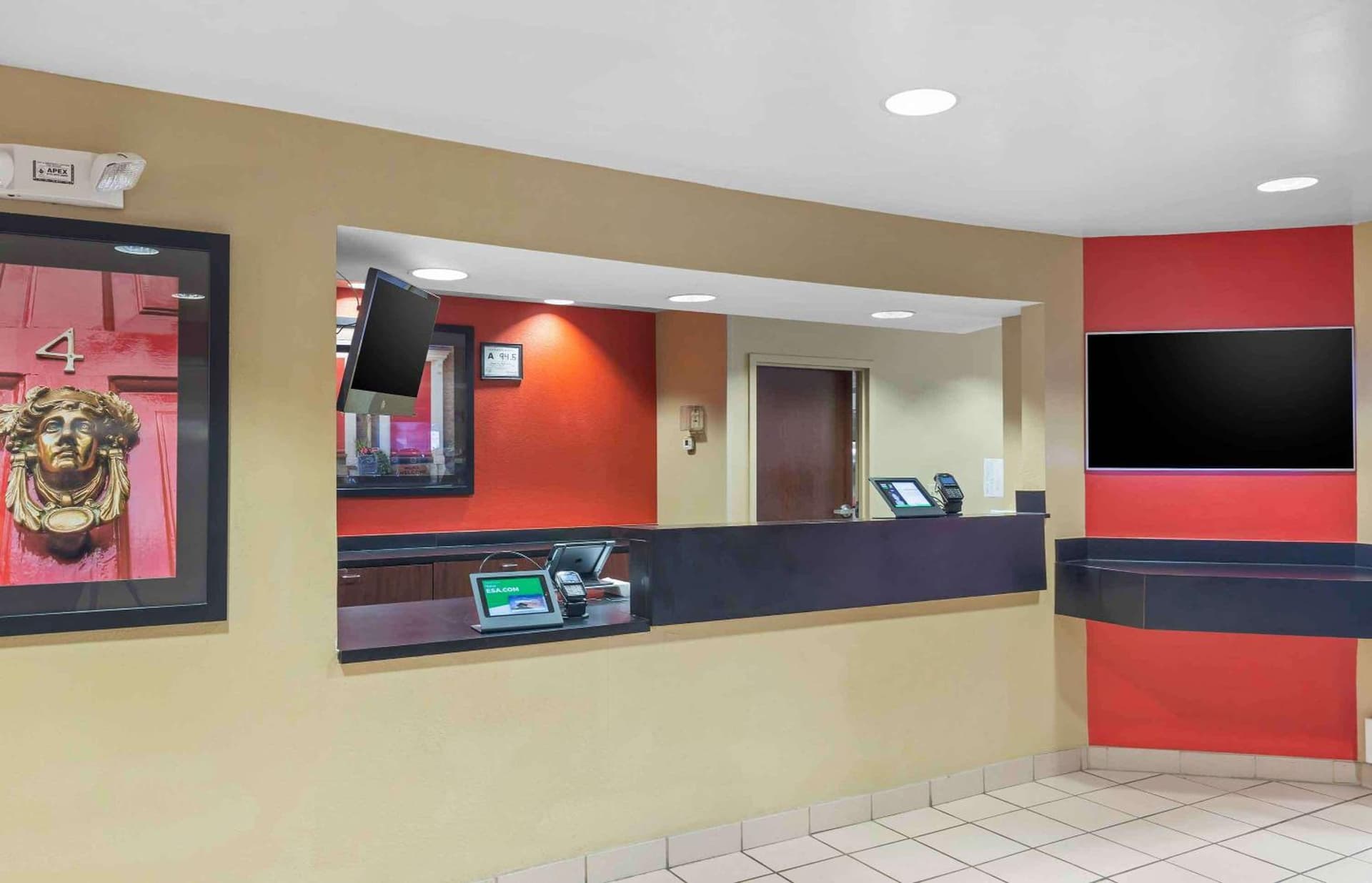 Extended Stay America Suites - Jacksonville - Camp Lejeune interior in Jacksonville, NC — gallery photo 2