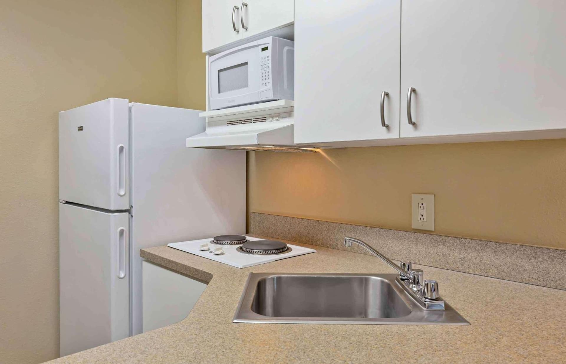 Extended Stay America Suites - Jacksonville - Camp Lejeune gallery photo in Jacksonville, NC — image 57
