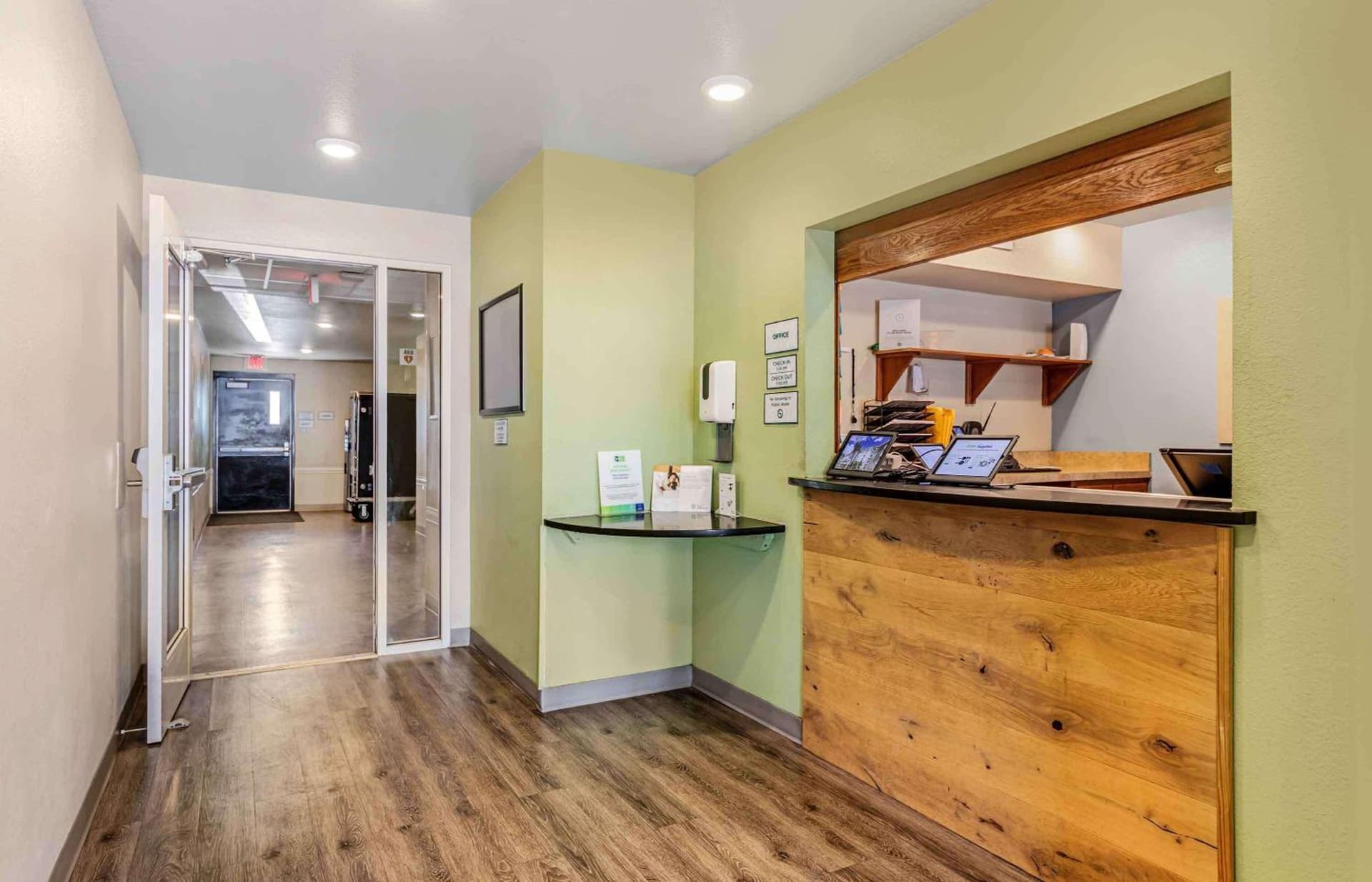 Extended Stay America Select Suites - Fort Lauderdale - Airport - West gallery photo in Davie, FL — image 17