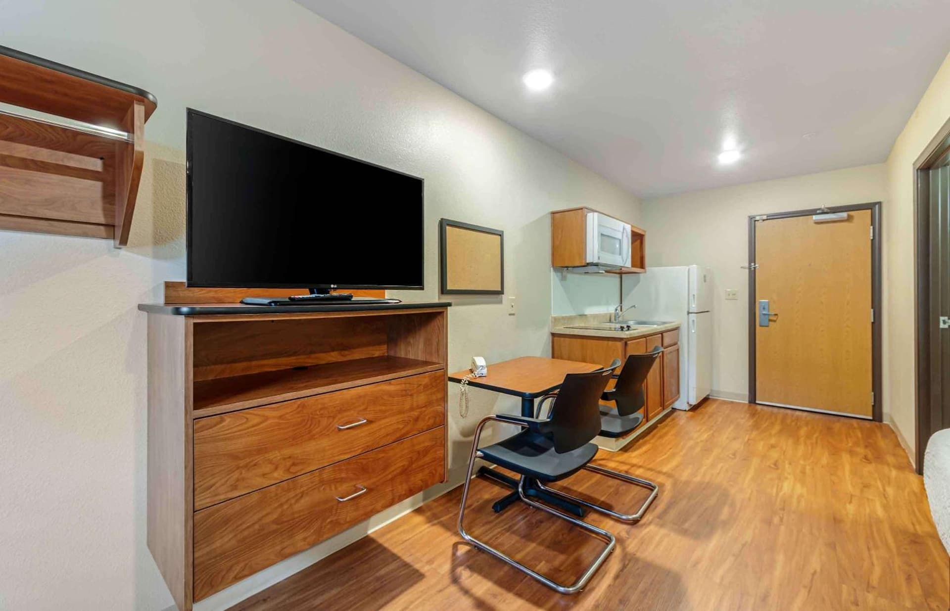 Extended Stay America Select Suites - Fort Lauderdale - Airport - West gallery photo in Davie, FL — image 32