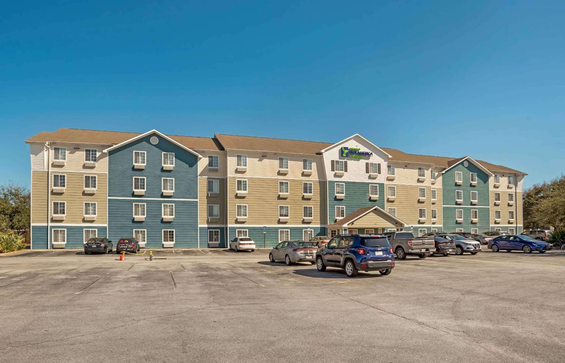 Extended Stay America Select Suites - Fort Walton Beach interior in Fort Walton Beach, FL — gallery photo 2