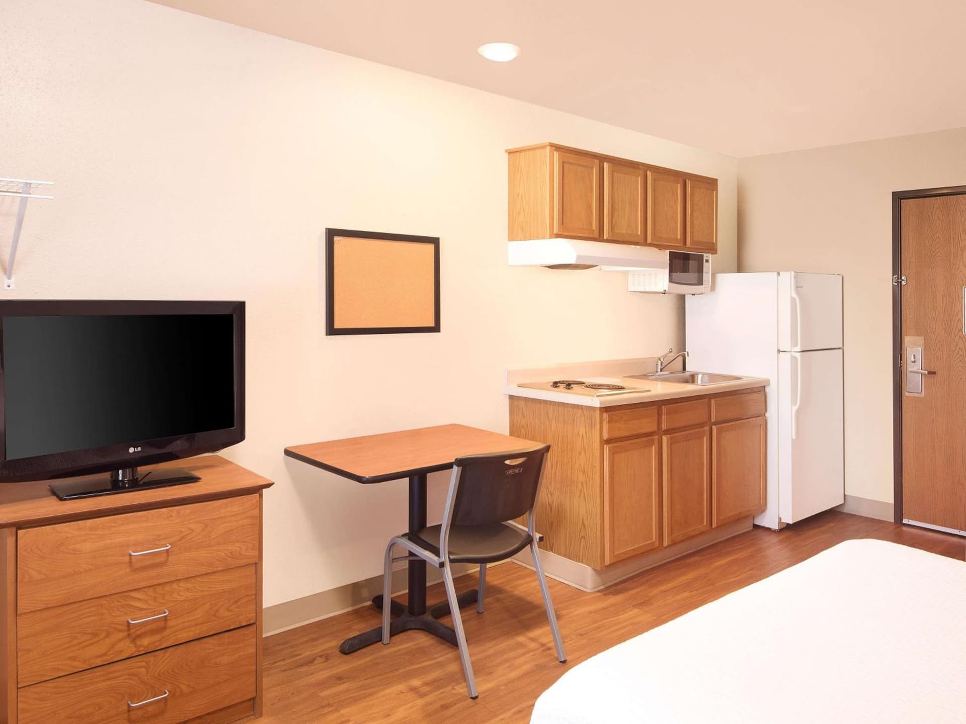 Extended Stay America Select Suites - Salt Lake City - West Valley City gallery photo in West Valley City, UT — image 9