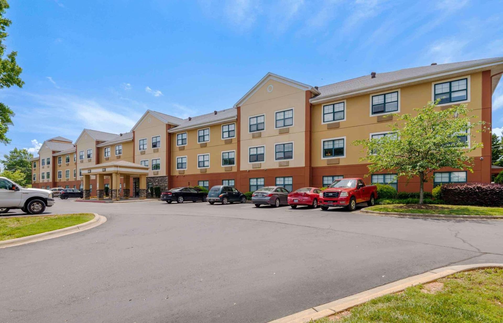 Extended Stay America Suites - Charlotte - University Place property views in Charlotte, NC — gallery photo 3