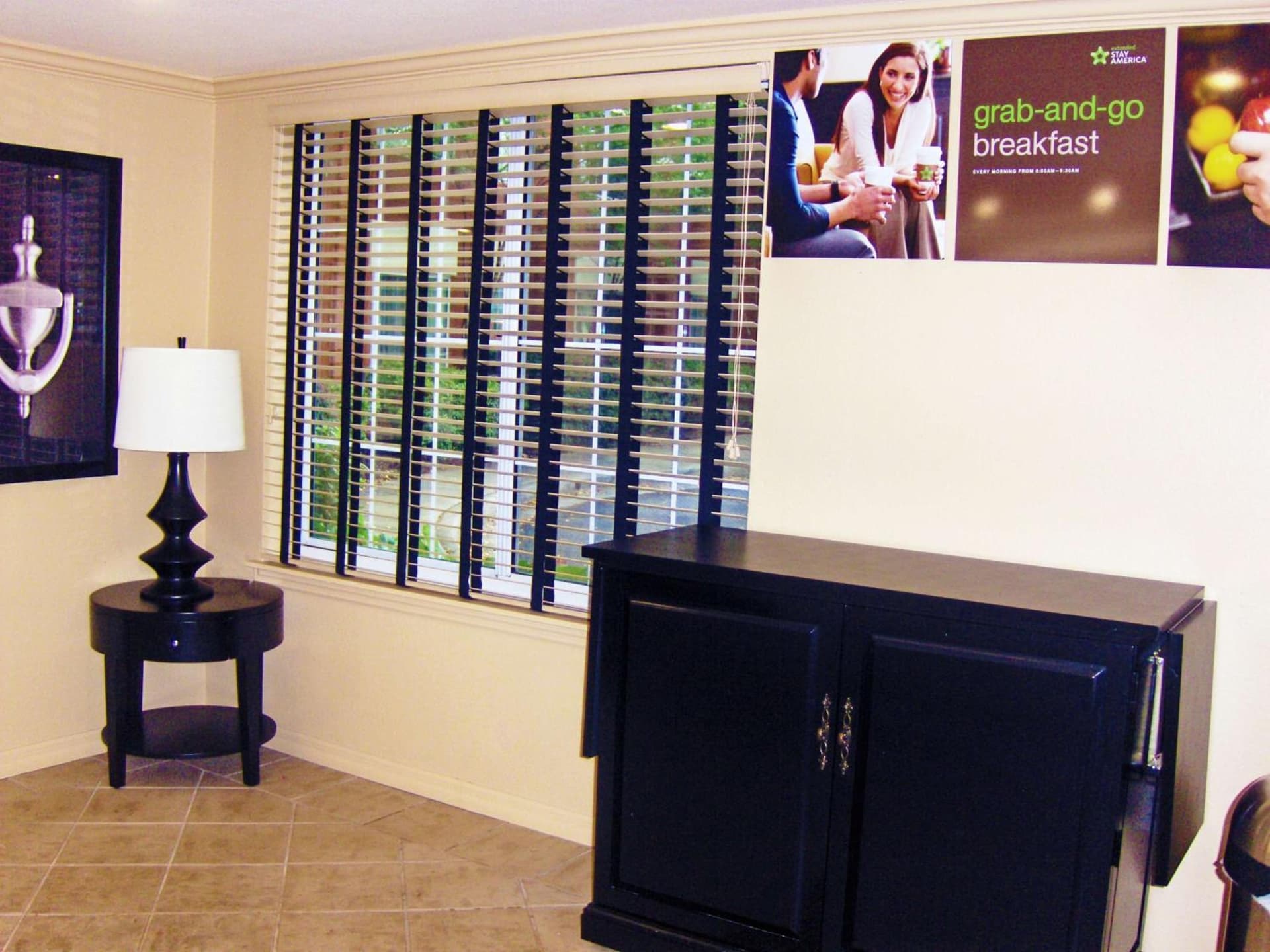Extended Stay America Suites - Atlanta - Marietta - Powers Ferry Rd interior in Atlanta, GA — gallery photo 2