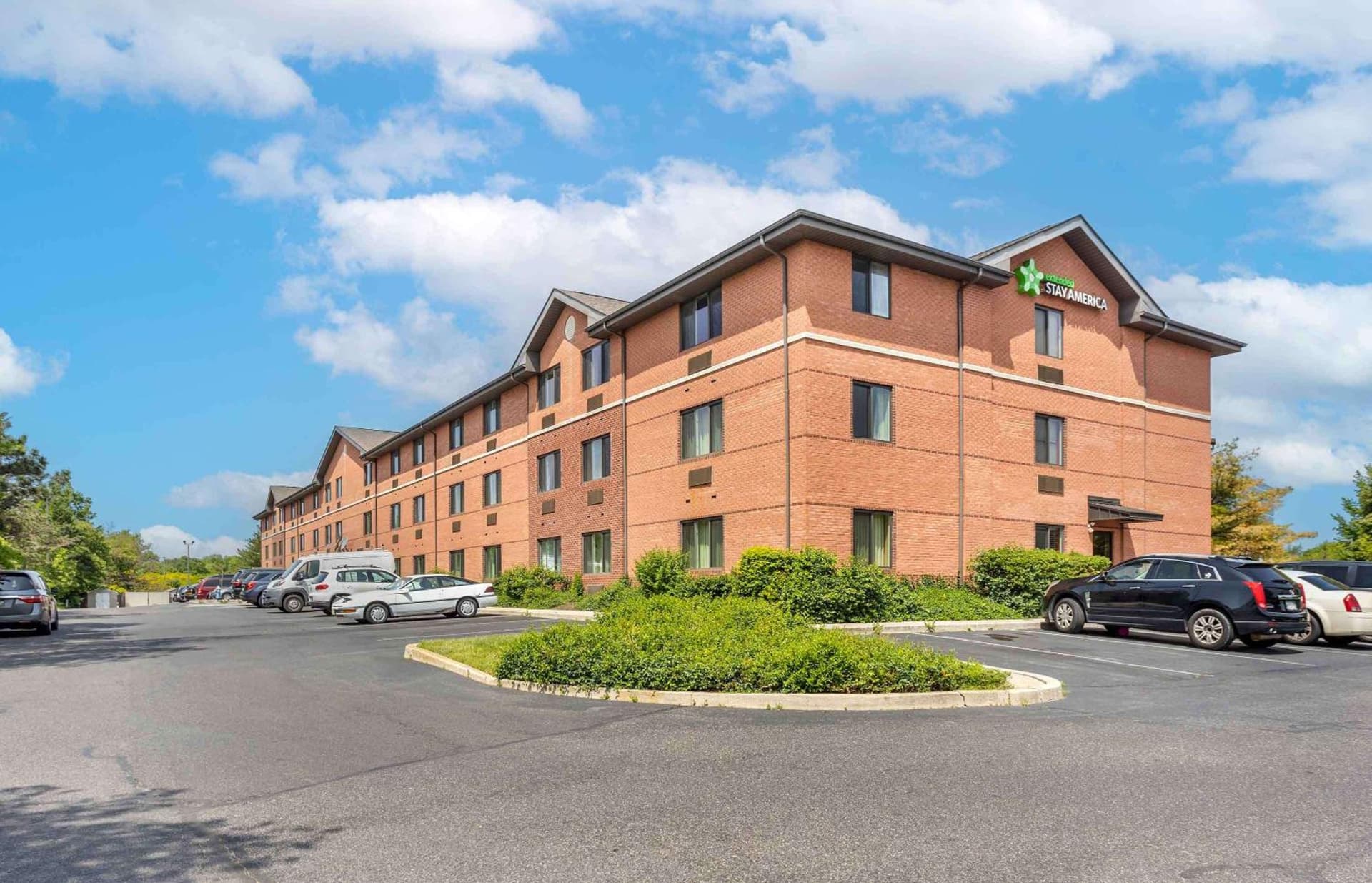Extended Stay America Suites - Philadelphia - Mt Laurel - Pacilli Place interior in Mount Laurel, NJ — gallery photo 2