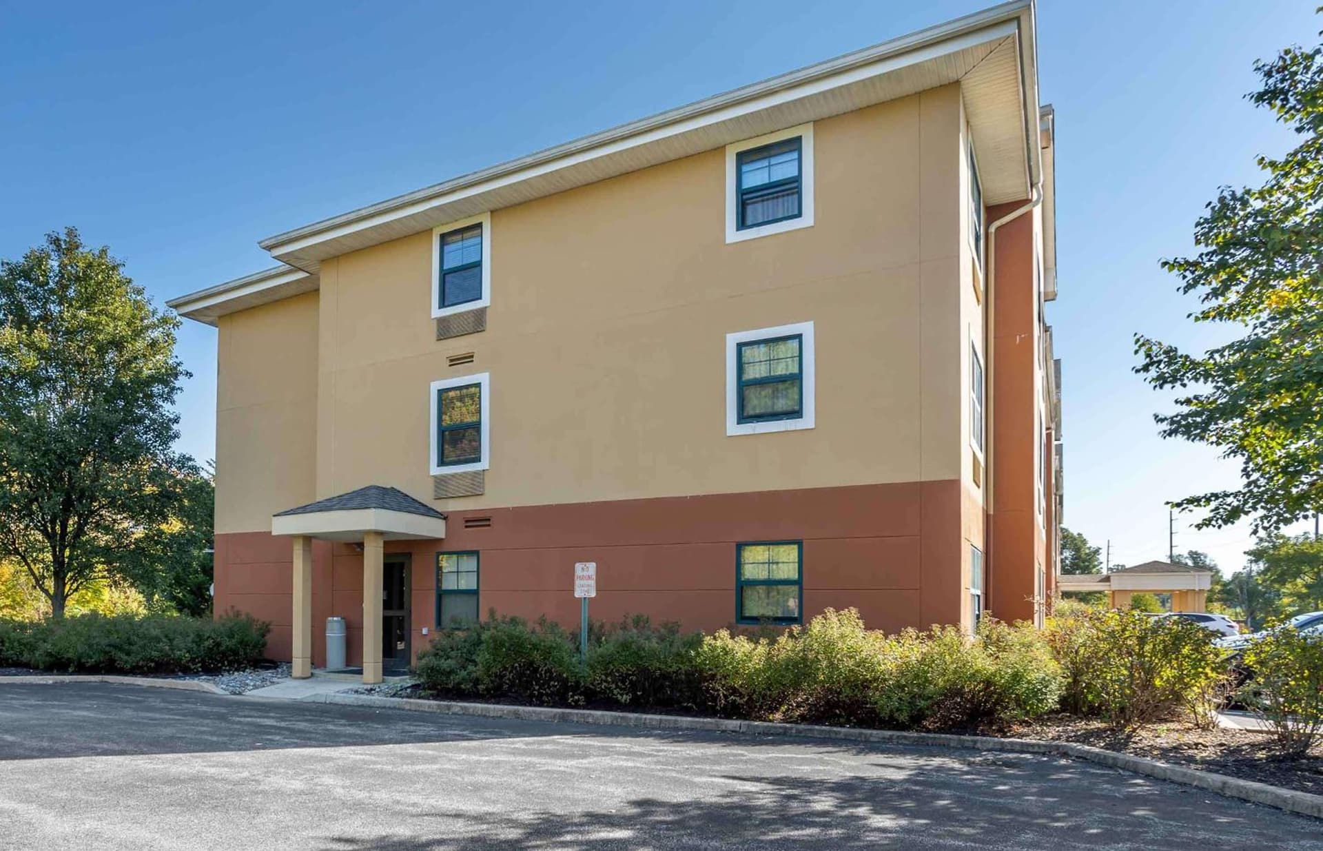 Suburban Studios Exton - Philadelphia Great Valley property views in Exton, PA — gallery photo 3