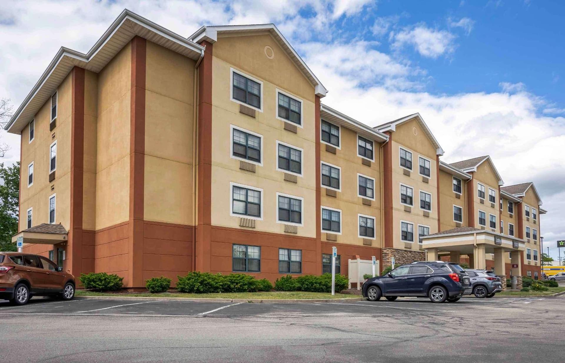 Extended Stay America Suites - Pittsburgh - West Mifflin property views in Willock, PA — gallery photo 3