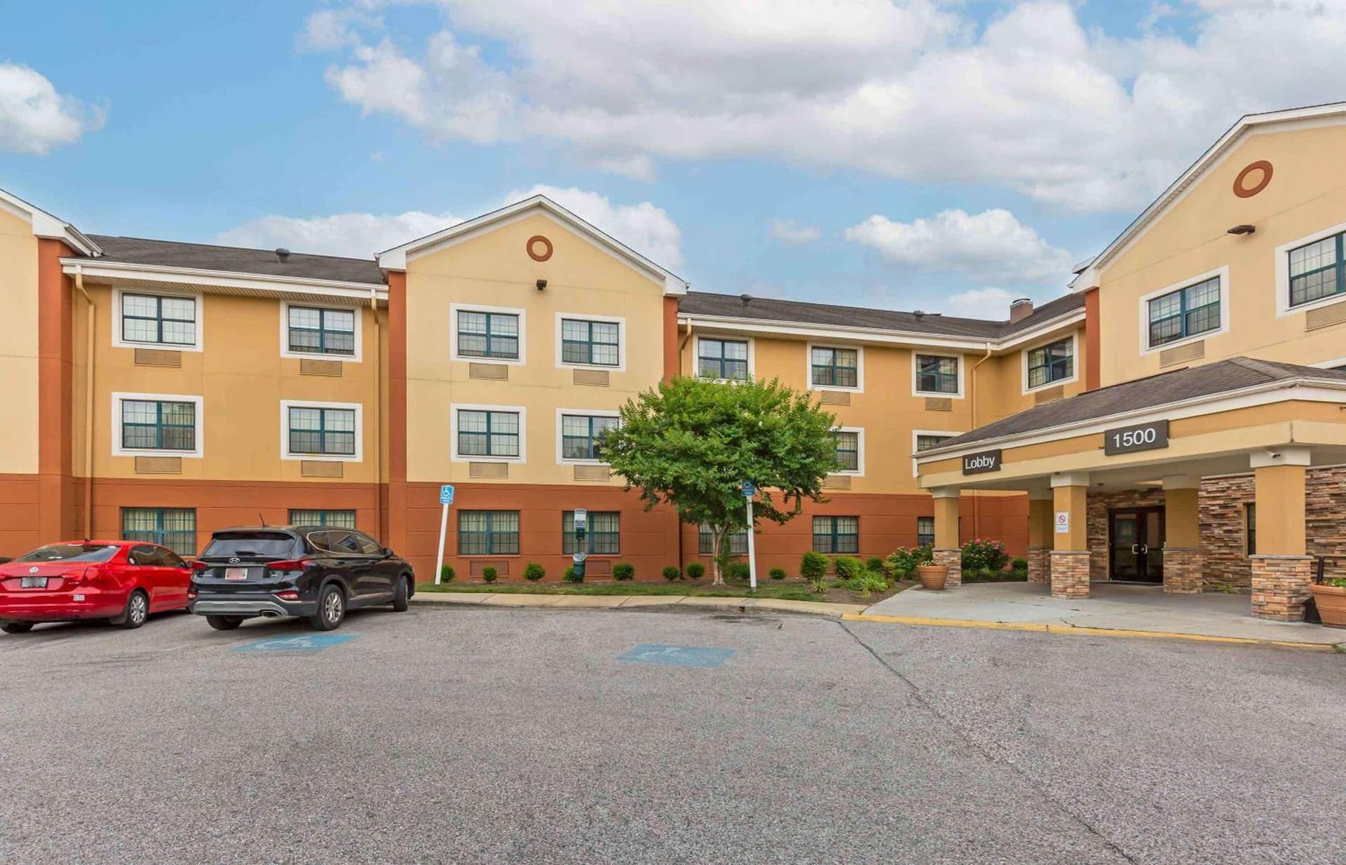 Extended Stay America Suites - Baltimore - BWI Airport - Aero Dr interior in Linthicum Heights, MD — gallery photo 2