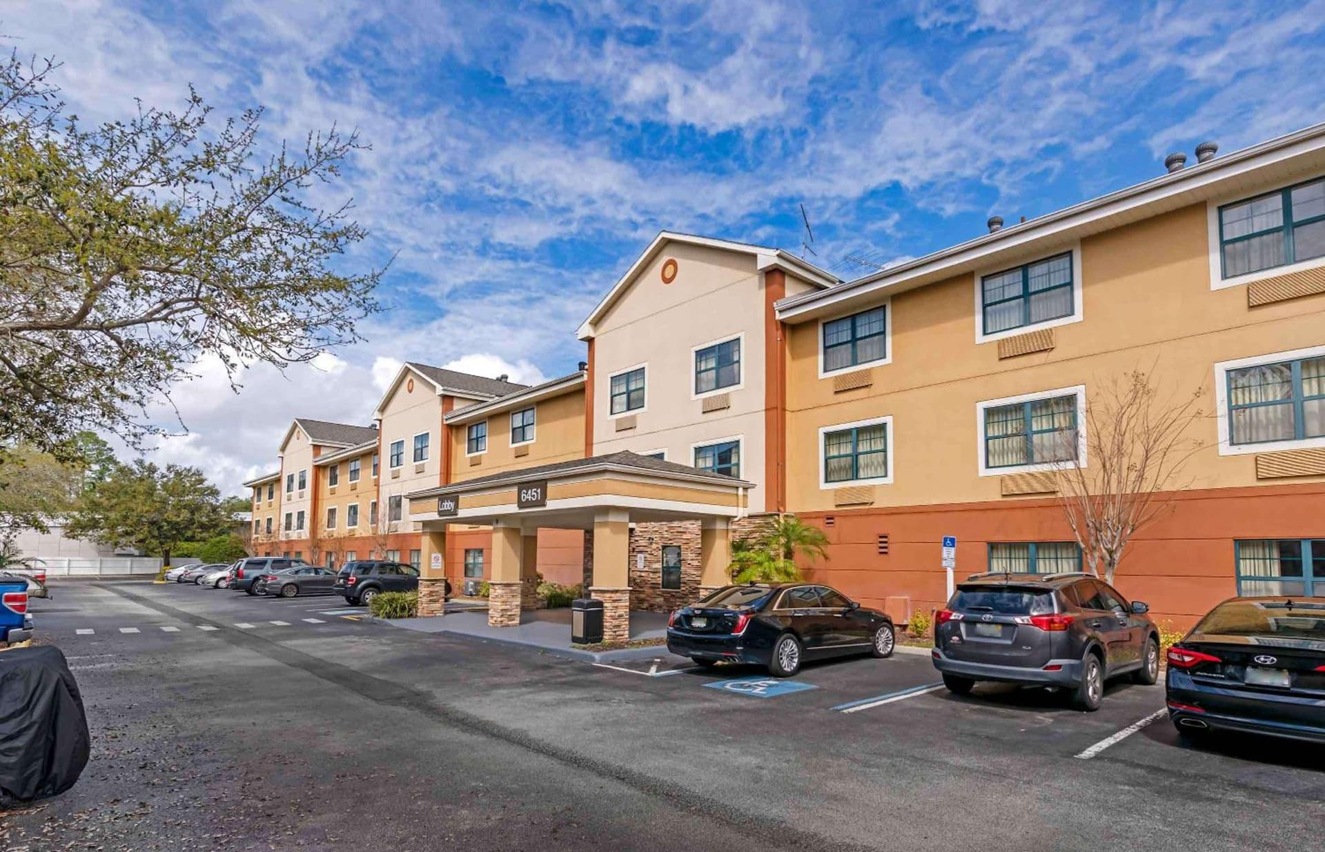 Extended Stay America Select Suites - Orlando - Conven Ctr - Sports Complex featured exterior or lobby in Orlando, FL — similar hotel