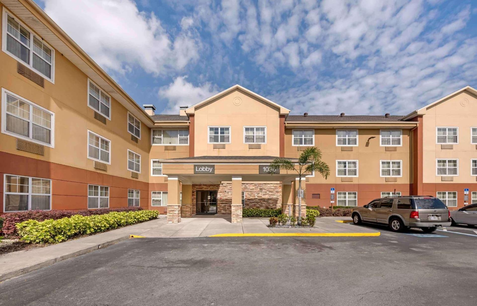Extended Stay America Suites - Orlando - Lake Mary - 1036 Greenwood Blvd interior in Lake Mary, FL — gallery photo 2