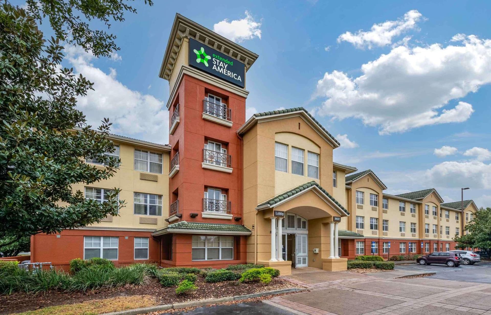 Extended Stay America Suites - Orlando - Southpark - Commodity Circle interior in Orlando, FL — gallery photo 2