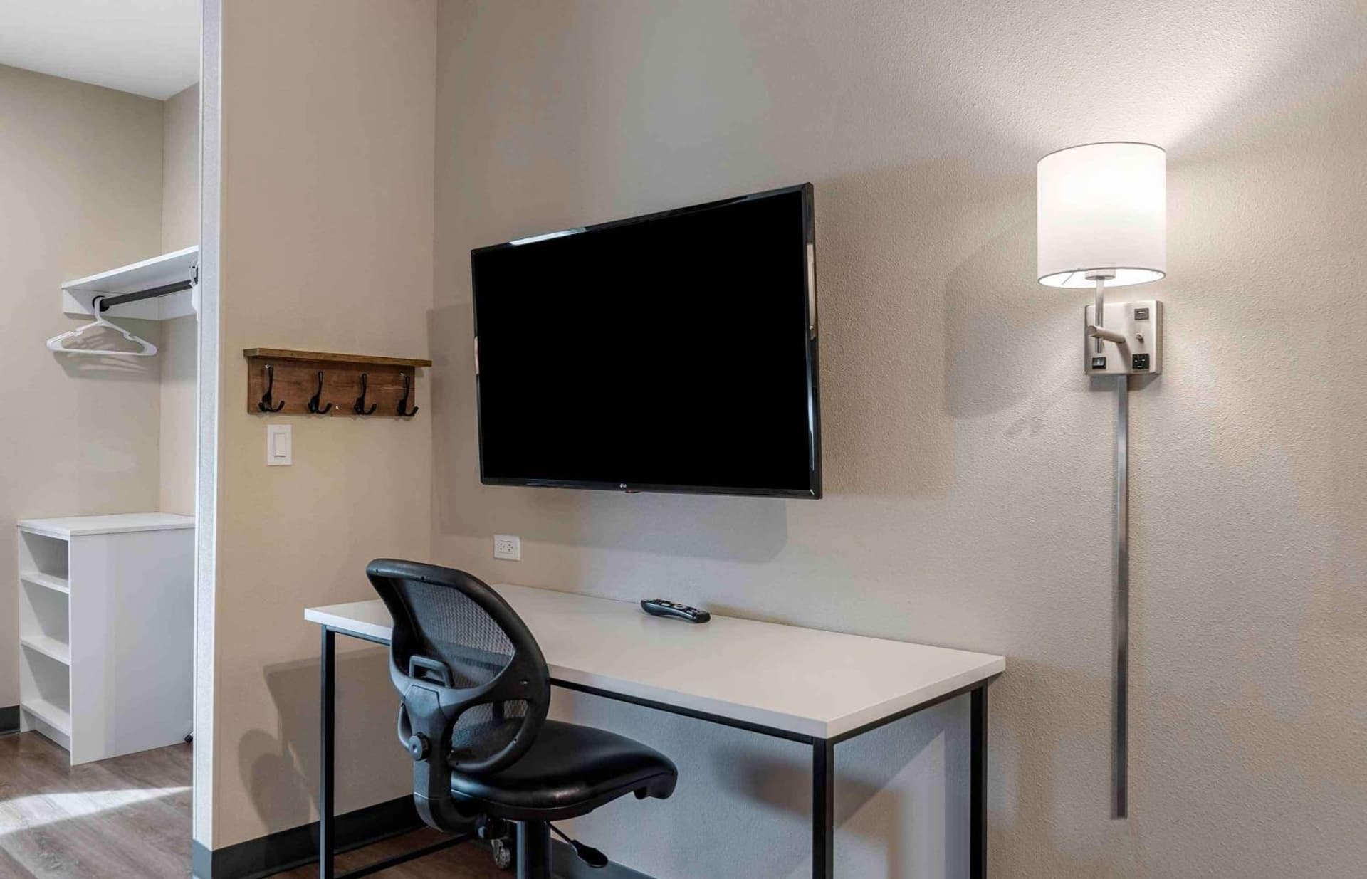 Extended Stay America Premier Suites - Orlando - Sanford gallery photo in Sanford, FL — image 32