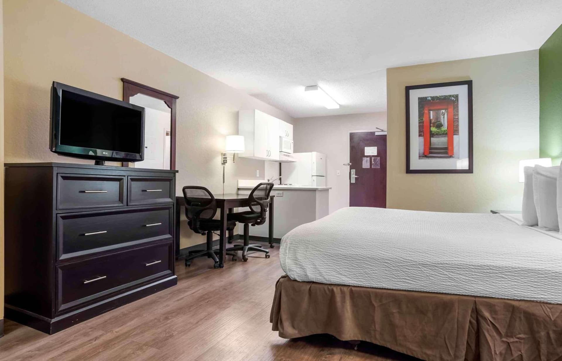 Extended Stay America Suites - Pensacola - University Mall gallery photo in Pensacola, FL — image 6