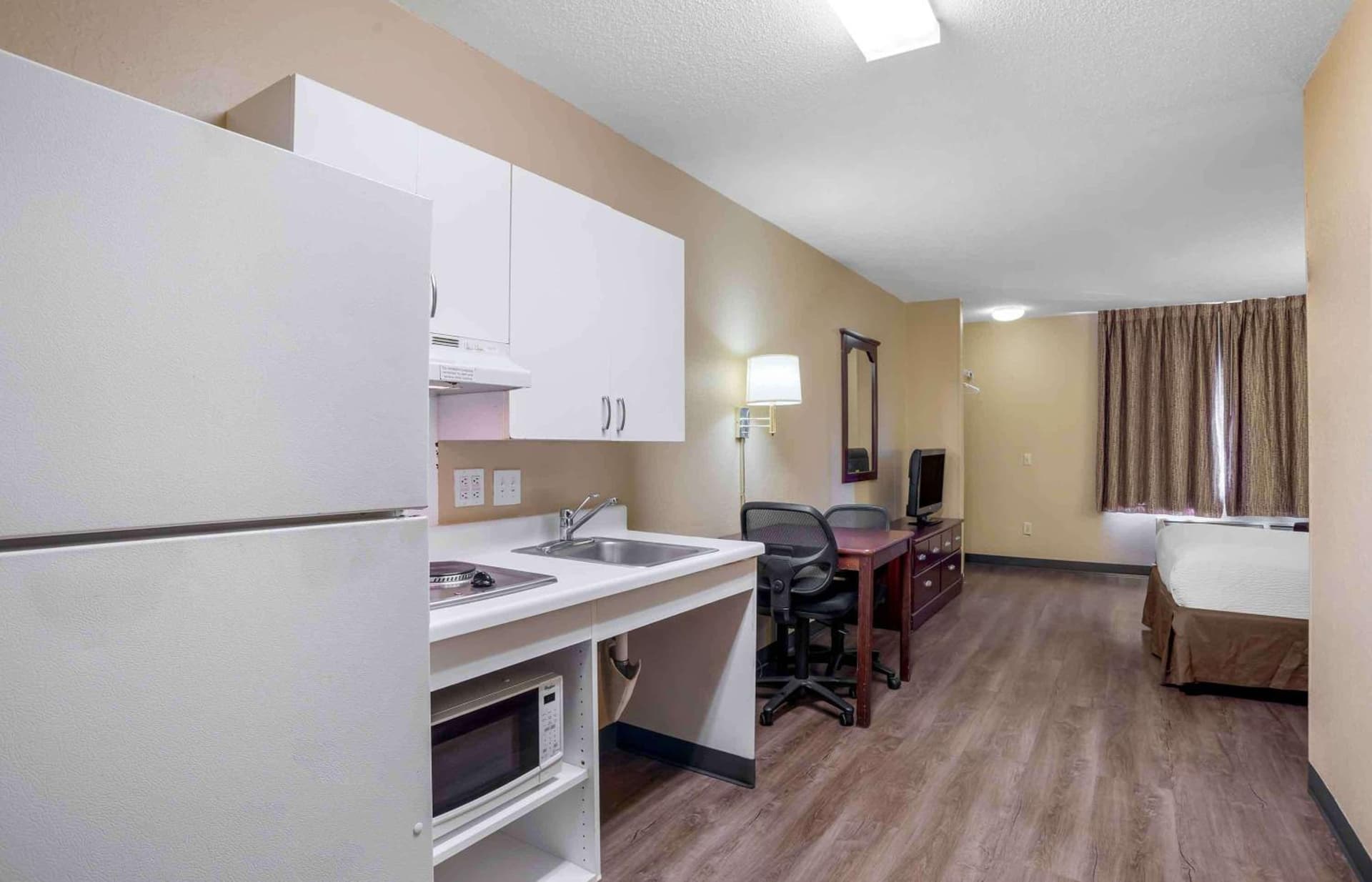 Extended Stay America Suites - Pensacola - University Mall gallery photo in Pensacola, FL — image 15