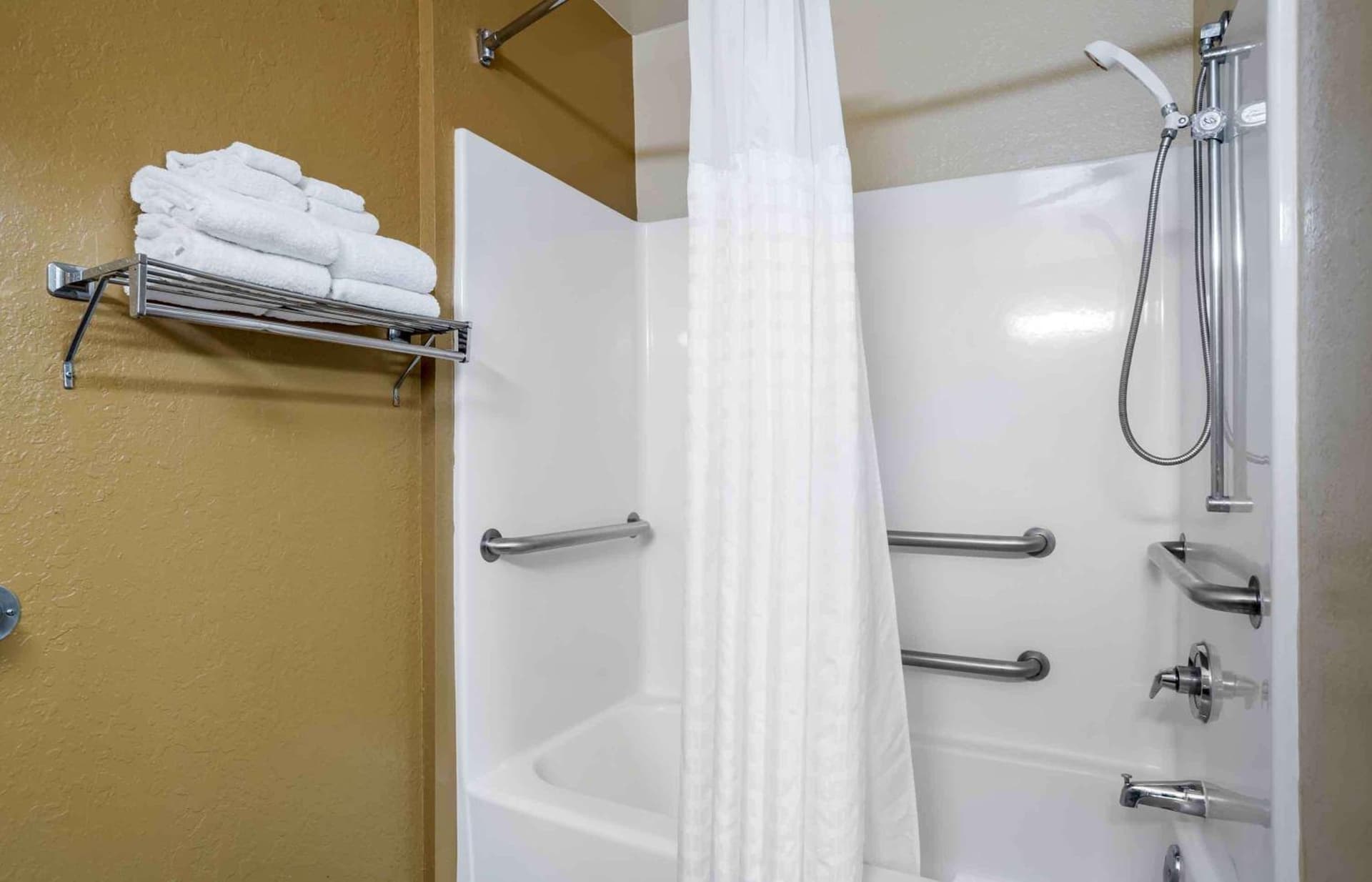 Extended Stay America Suites - Pensacola - University Mall gallery photo in Pensacola, FL — image 18