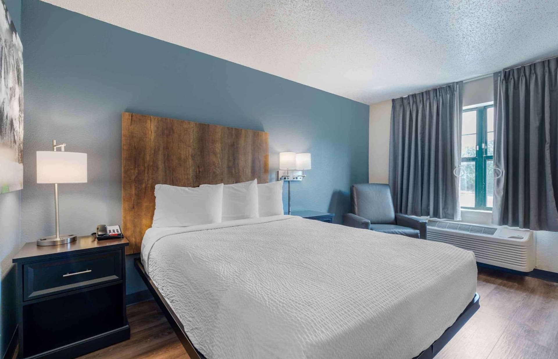 Extended Stay America Premier Suites Lakeland I4 gallery photo in Lakeland, FL — image 4