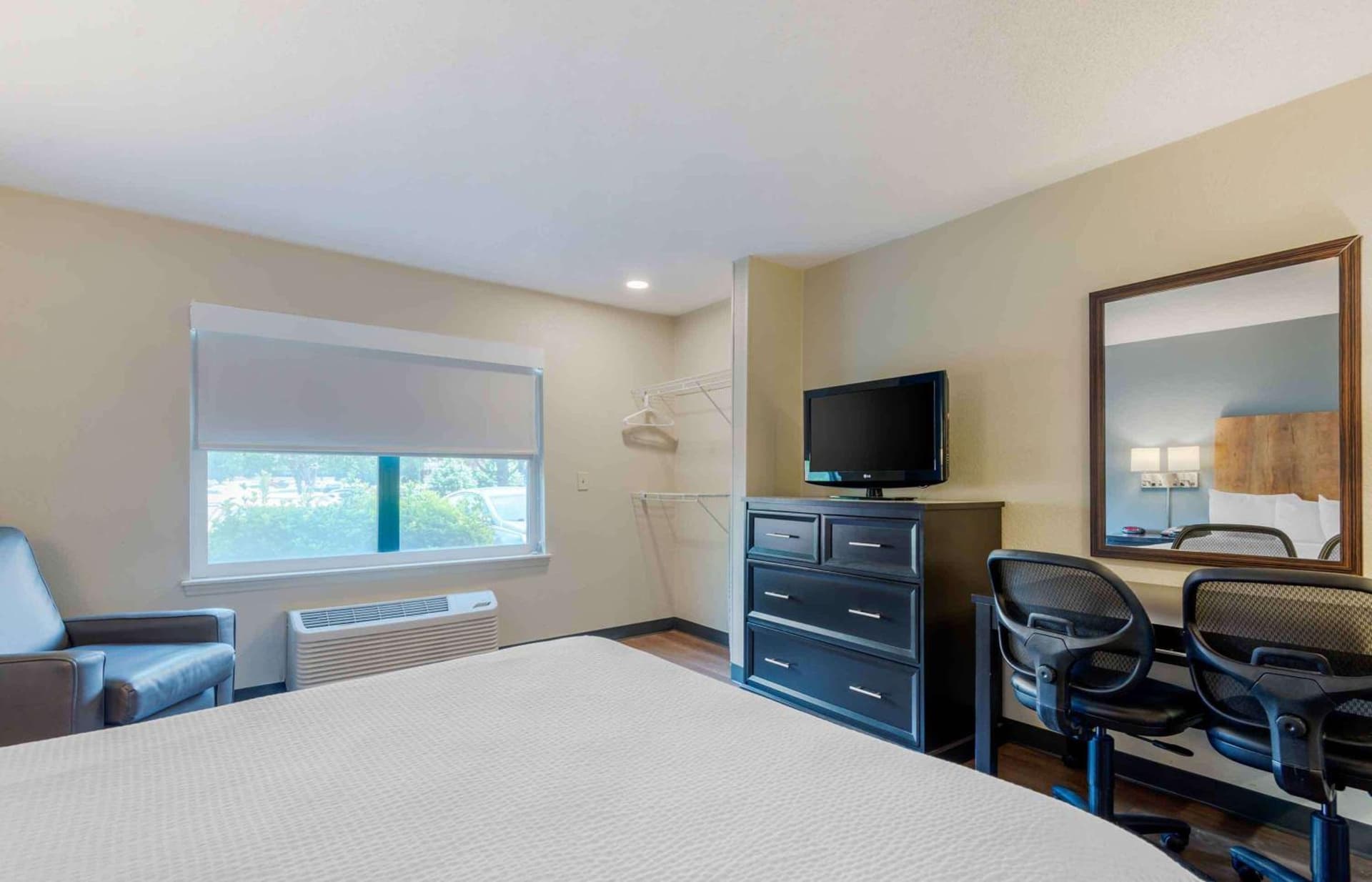 Extended Stay America Premier Suites Lakeland I4 gallery photo in Lakeland, FL — image 84