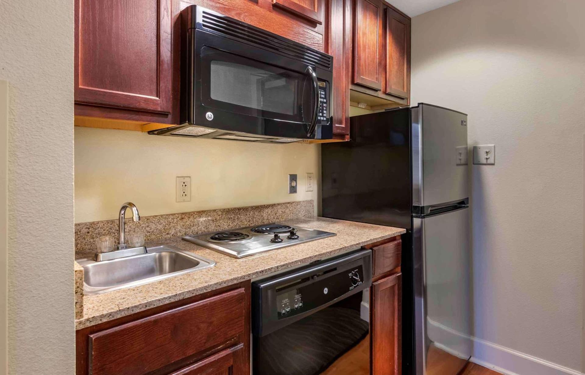 Extended Stay America Premier Suites Lakeland I4 gallery photo in Lakeland, FL — image 89