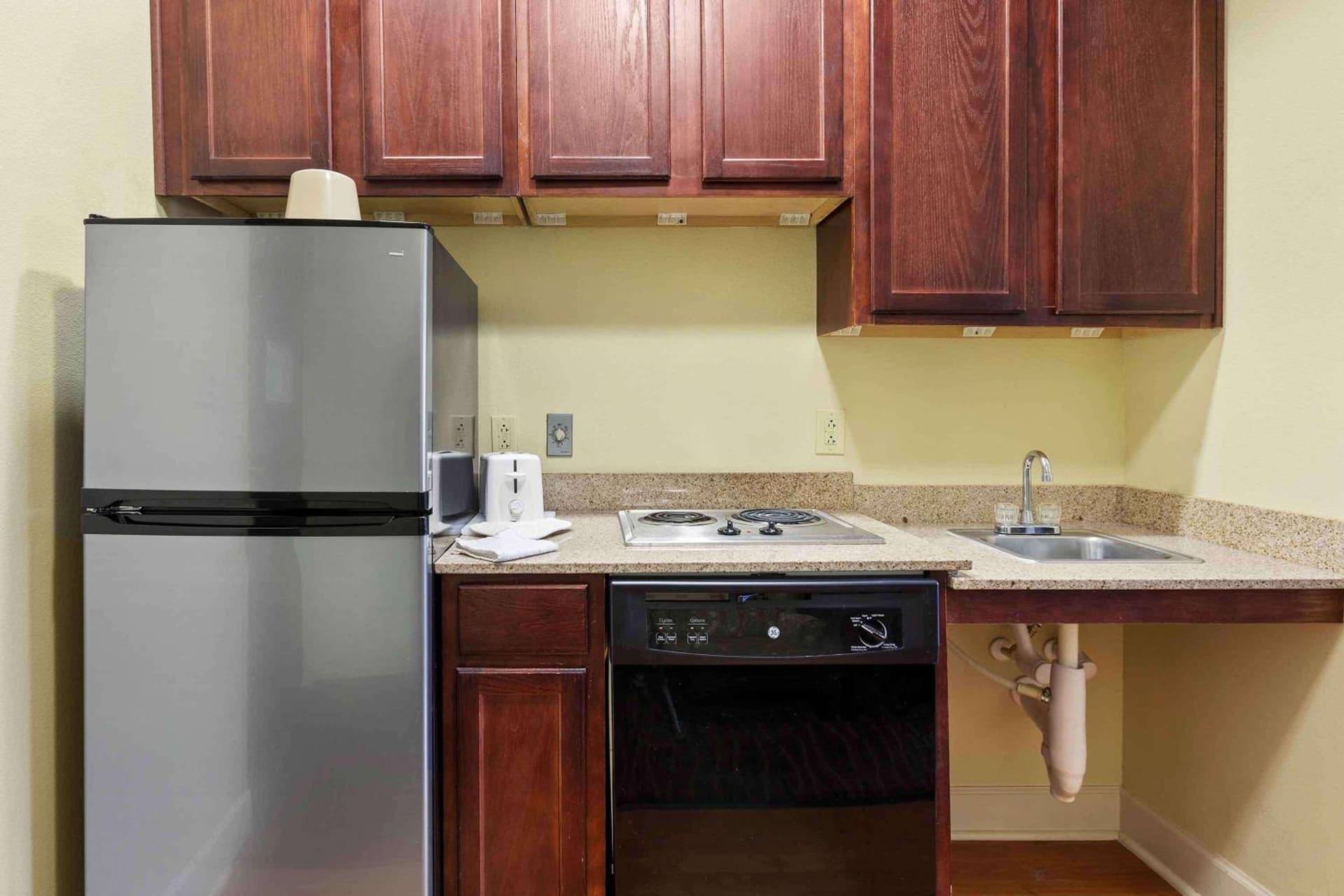 Extended Stay America Premier Suites Lakeland I4 gallery photo in Lakeland, FL — image 77