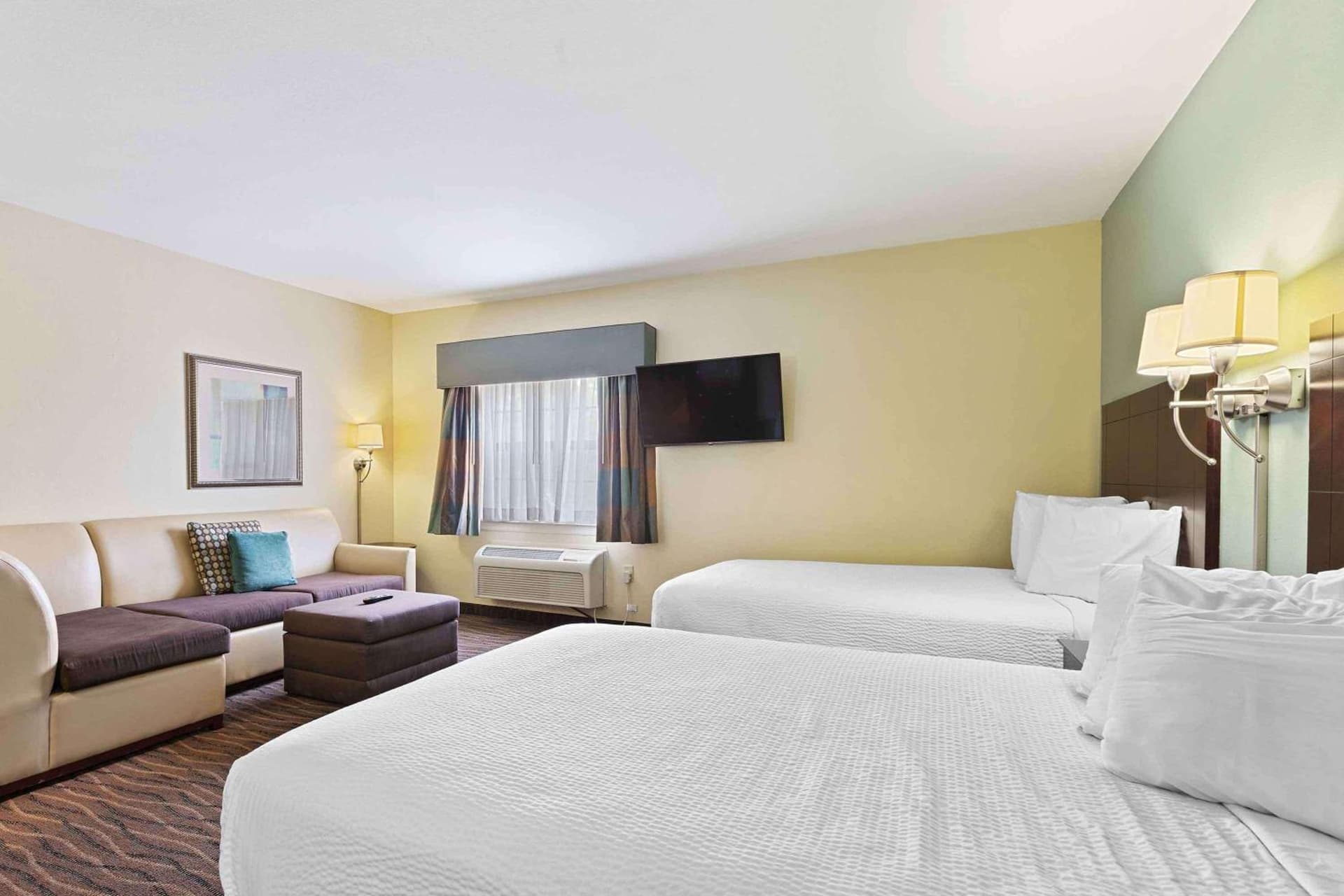 Extended Stay America Premier Suites Lakeland I4 gallery photo in Lakeland, FL — image 41